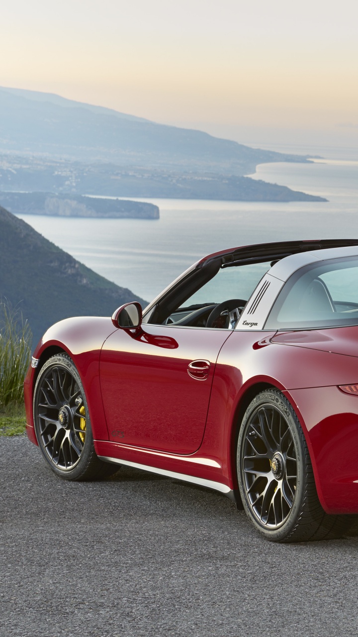 Rotes Bmw m 3 Coupe Auf Grauem Betonpflaster. Wallpaper in 720x1280 Resolution