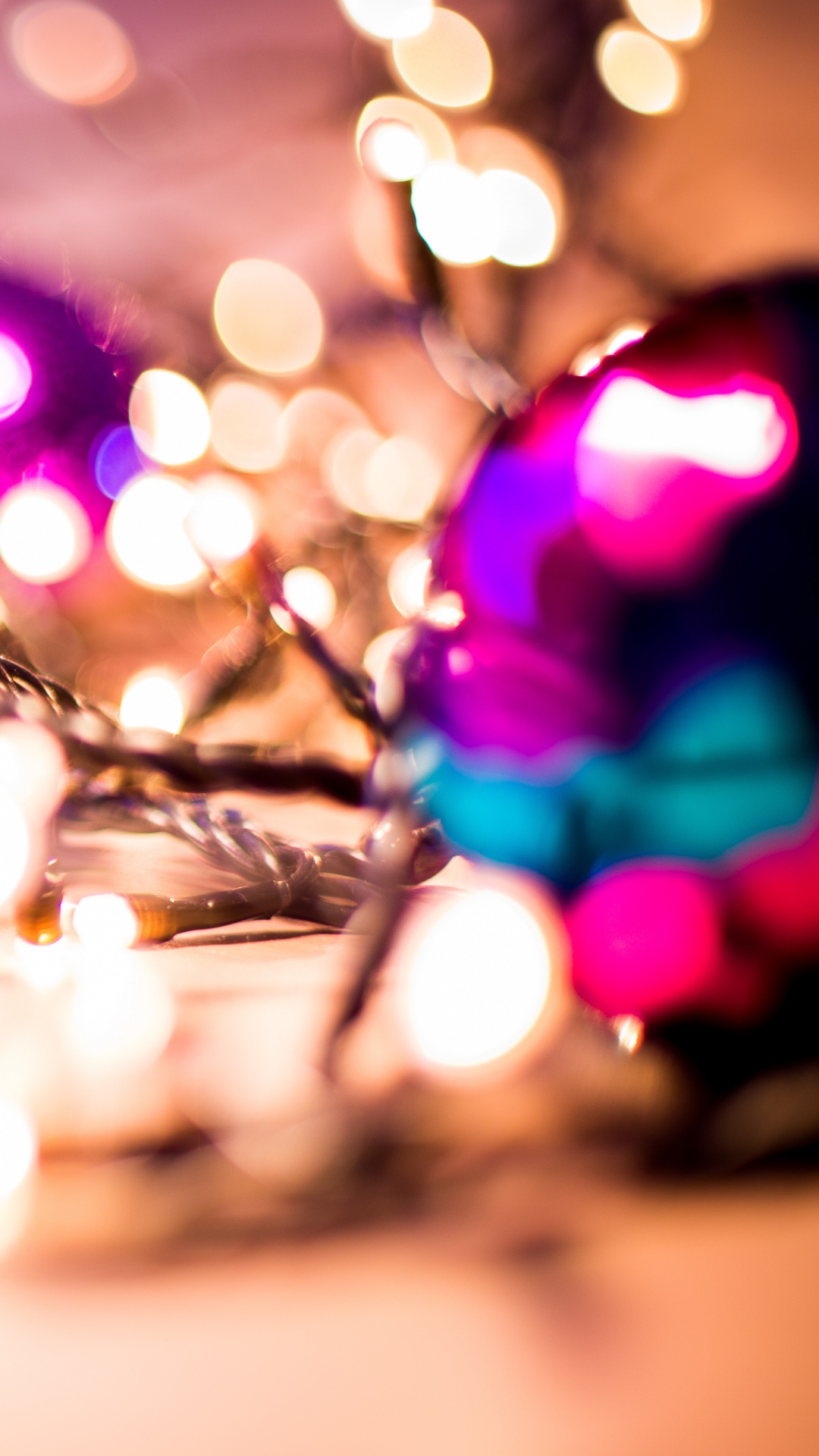 El Día De Navidad, la Navidad y la Temporada de Vacaciones, Luces de Navidad, Rosa, Luz. Wallpaper in 1080x1920 Resolution