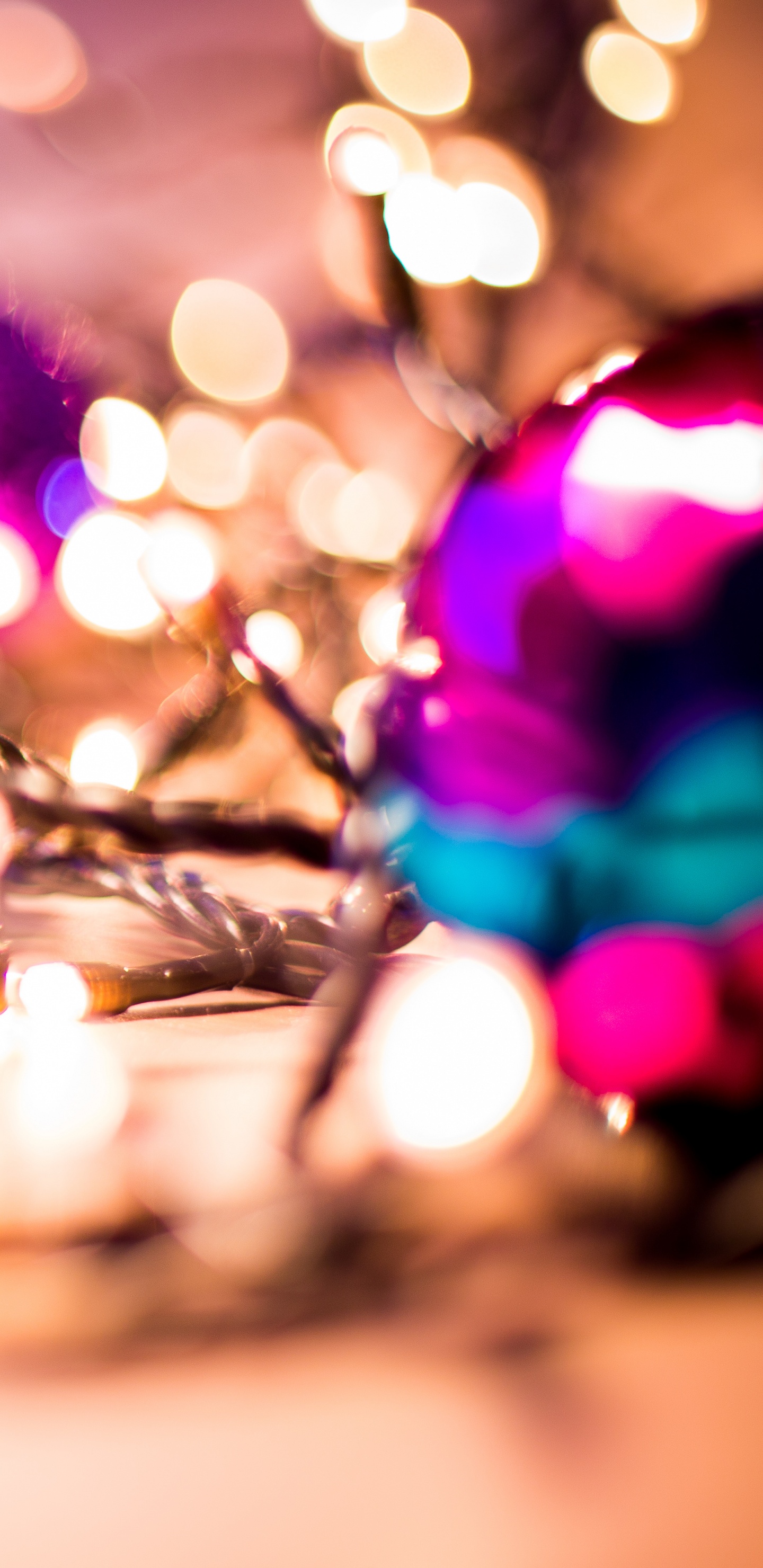 El Día De Navidad, la Navidad y la Temporada de Vacaciones, Luces de Navidad, Rosa, Luz. Wallpaper in 1440x2960 Resolution