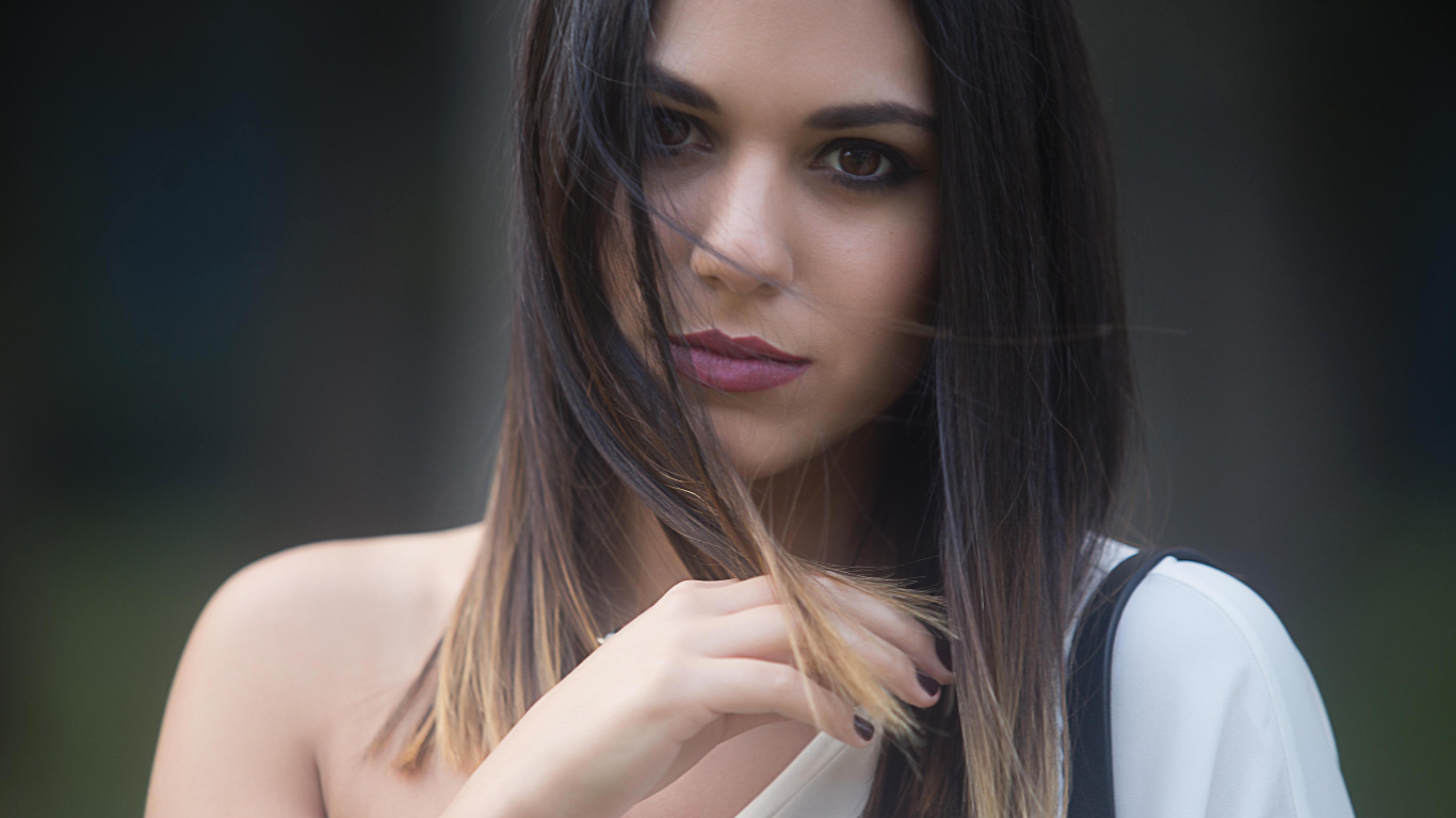 Modell, Haar, Gesicht, Lippe, Haut. Wallpaper in 1366x768 Resolution