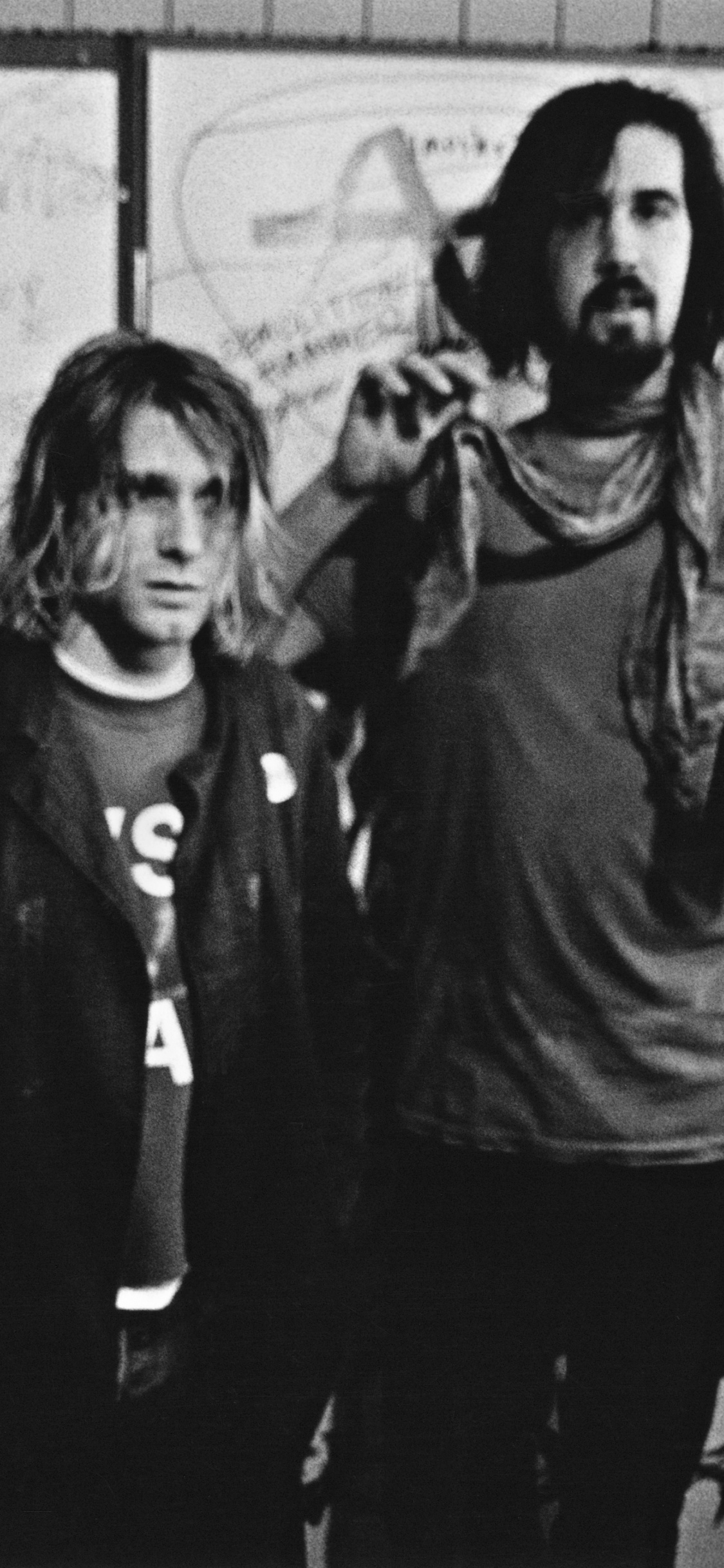 Dave Grohl, Nirvana, Foo Fighters, Monocromo, Músico. Wallpaper in 1125x2436 Resolution