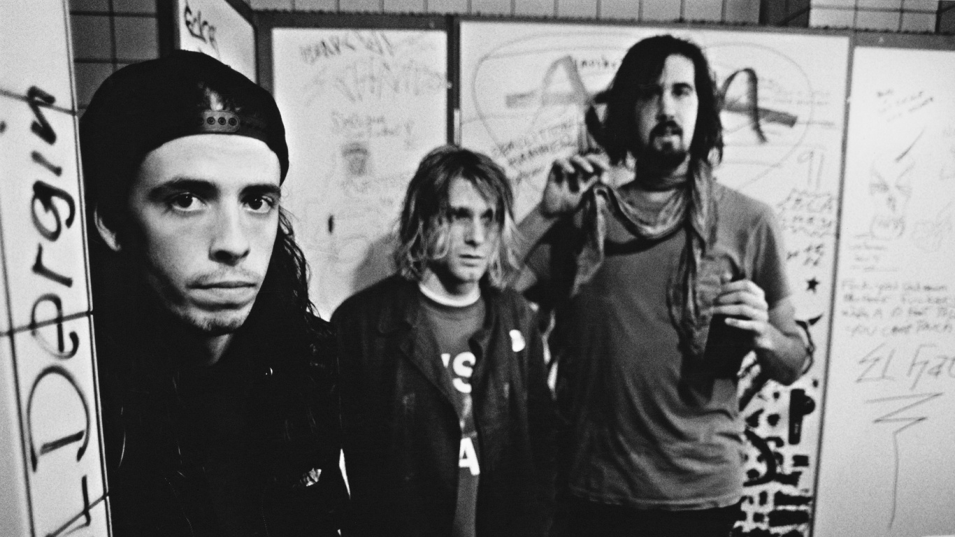 Dave Grohl, Nirvana, Foo Fighters, Monochrome, Musician. Wallpaper in 1366x768 Resolution