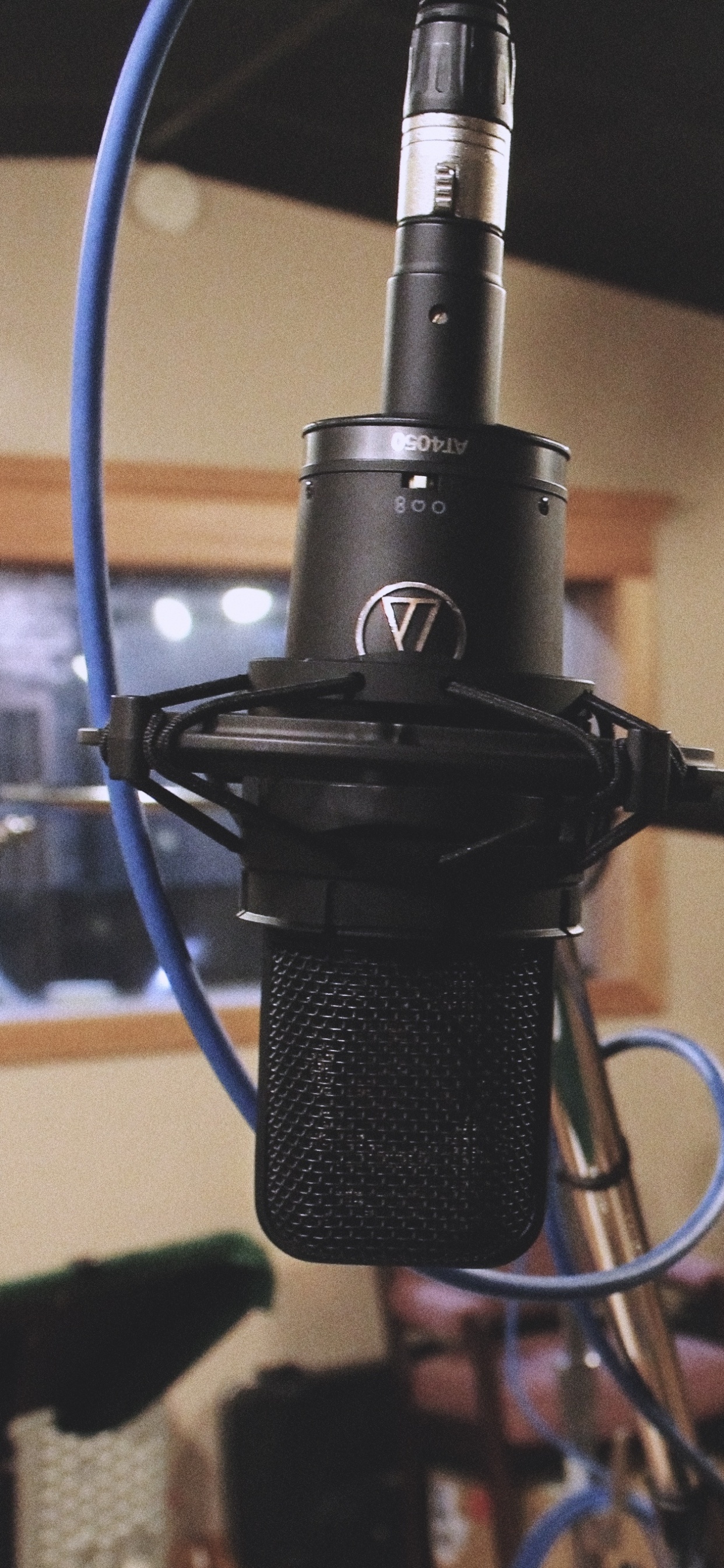 Microphone, Studio D'enregistrement, Studio, Pied de Microphone, L'équipement Audio. Wallpaper in 1242x2688 Resolution