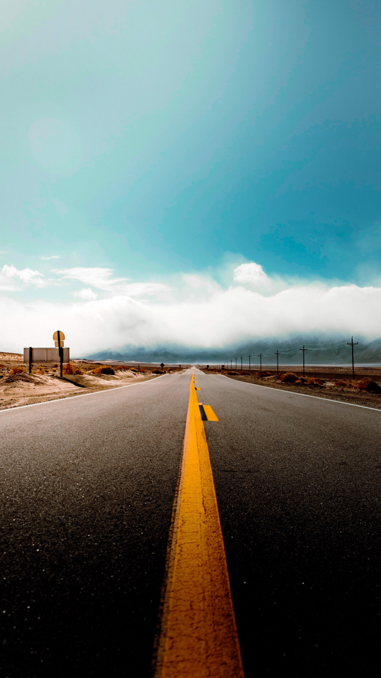 Fahrbahn, Road, Cloud, Atmosphäre, Asphalt. Wallpaper in 750x1334 Resolution