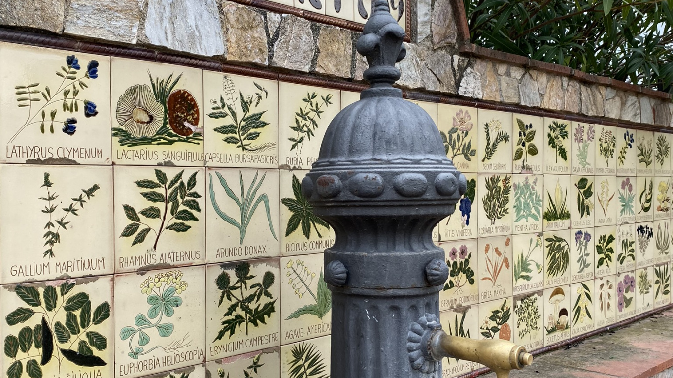 Stone Carving, Denkmal, Historic Site, Eisen, Metall. Wallpaper in 1366x768 Resolution