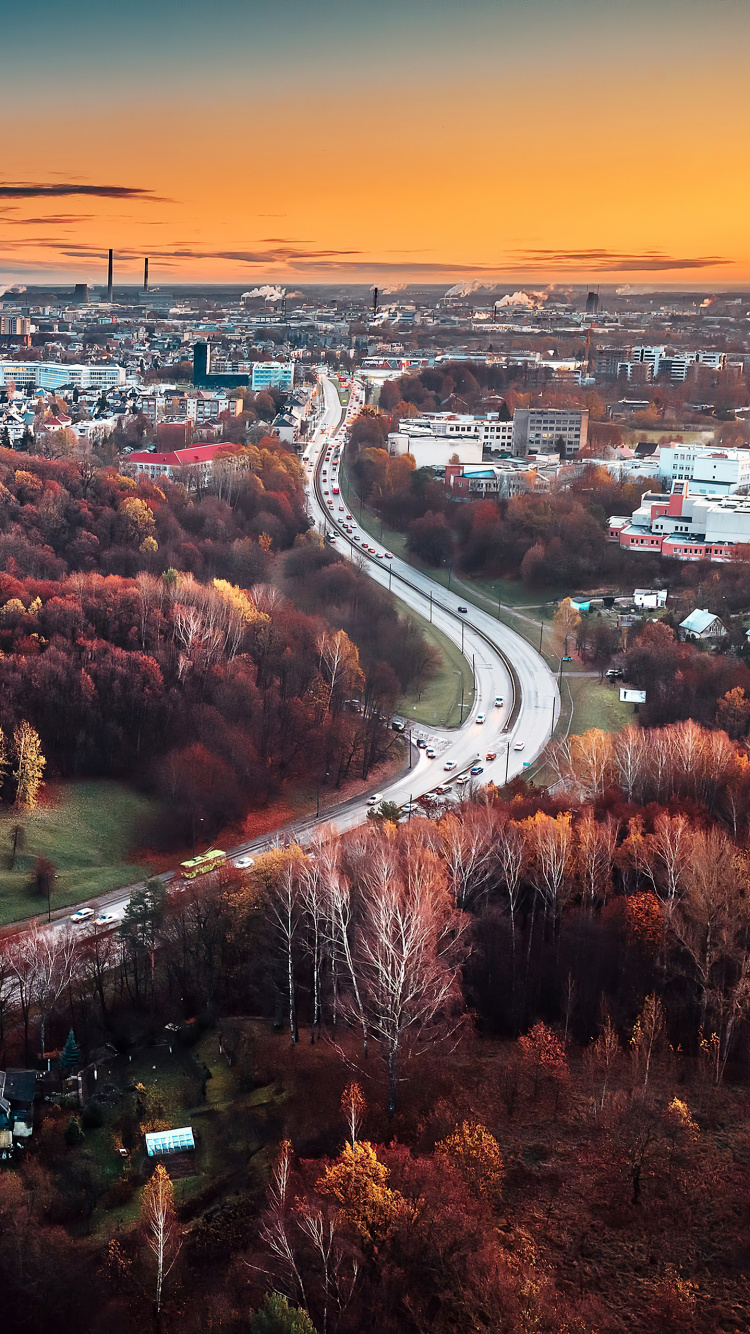Vue Aérienne de la Ville Pendant la Nuit. Wallpaper in 750x1334 Resolution