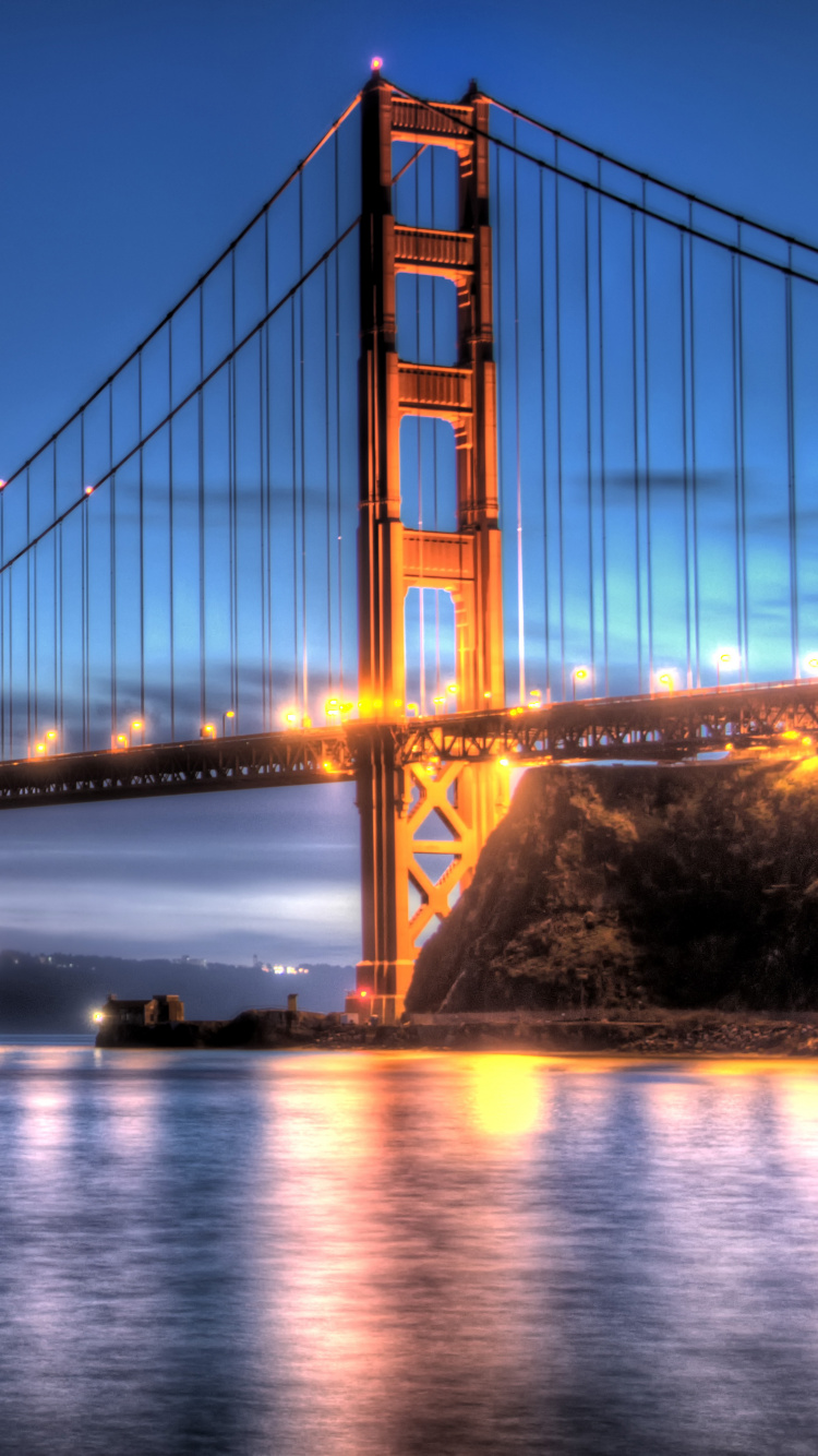 Golden Gate Bridge During Night Time. Wallpaper in 750x1334 Resolution
