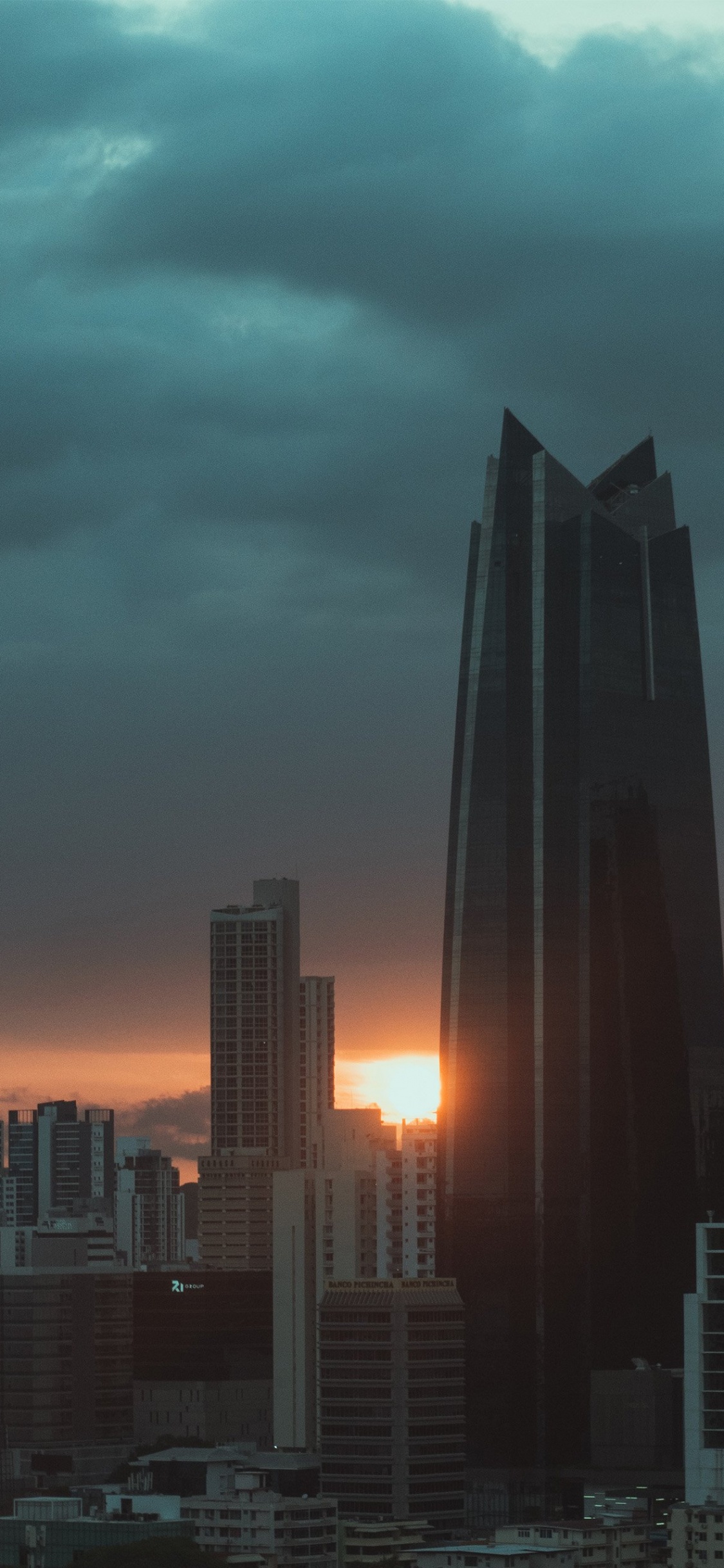 Paisaje Urbano, Edificio, Ambiente, Afterglow, Atardecer. Wallpaper in 1125x2436 Resolution