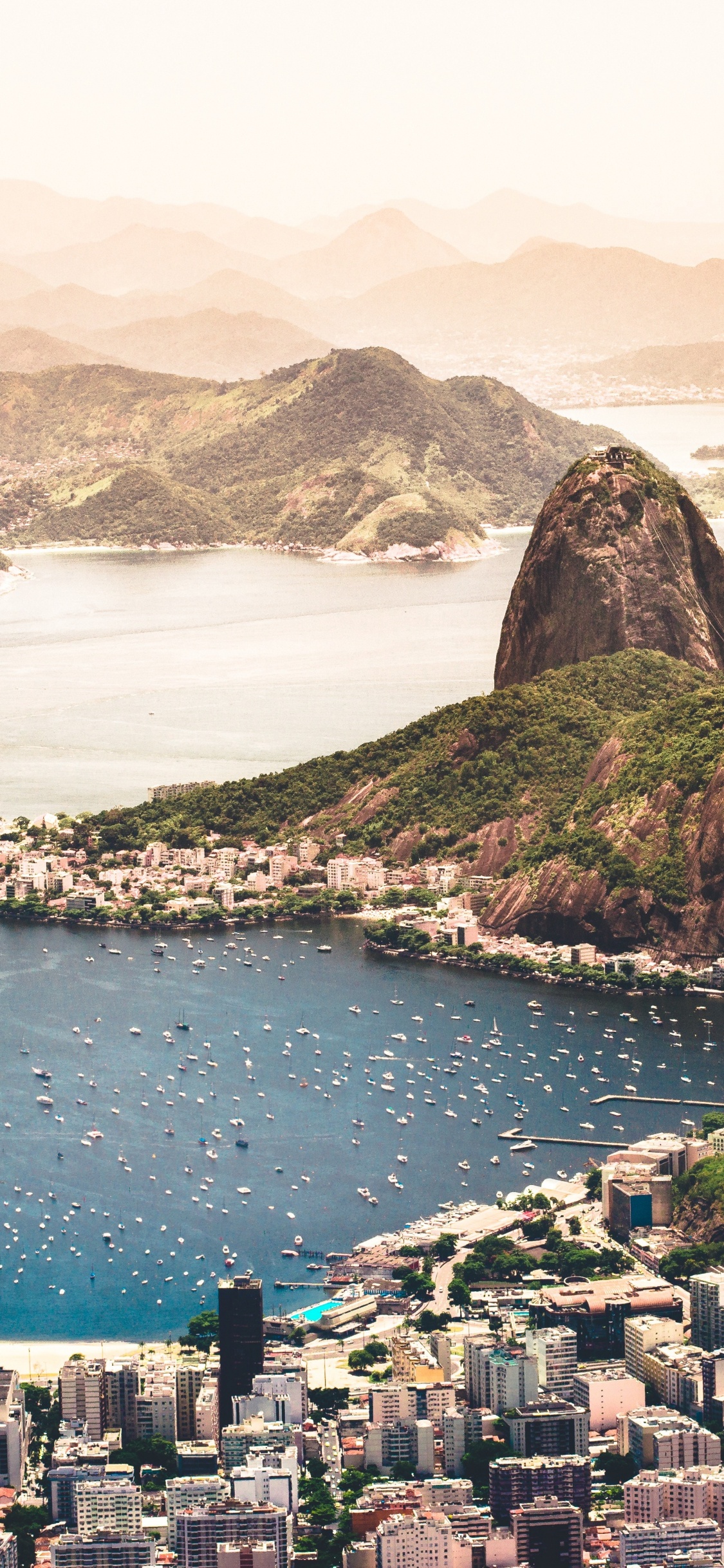 Playa de Botafogo, Joroba, Bota, la Playa de Copacabana, Bahía de Guanabara. Wallpaper in 1125x2436 Resolution