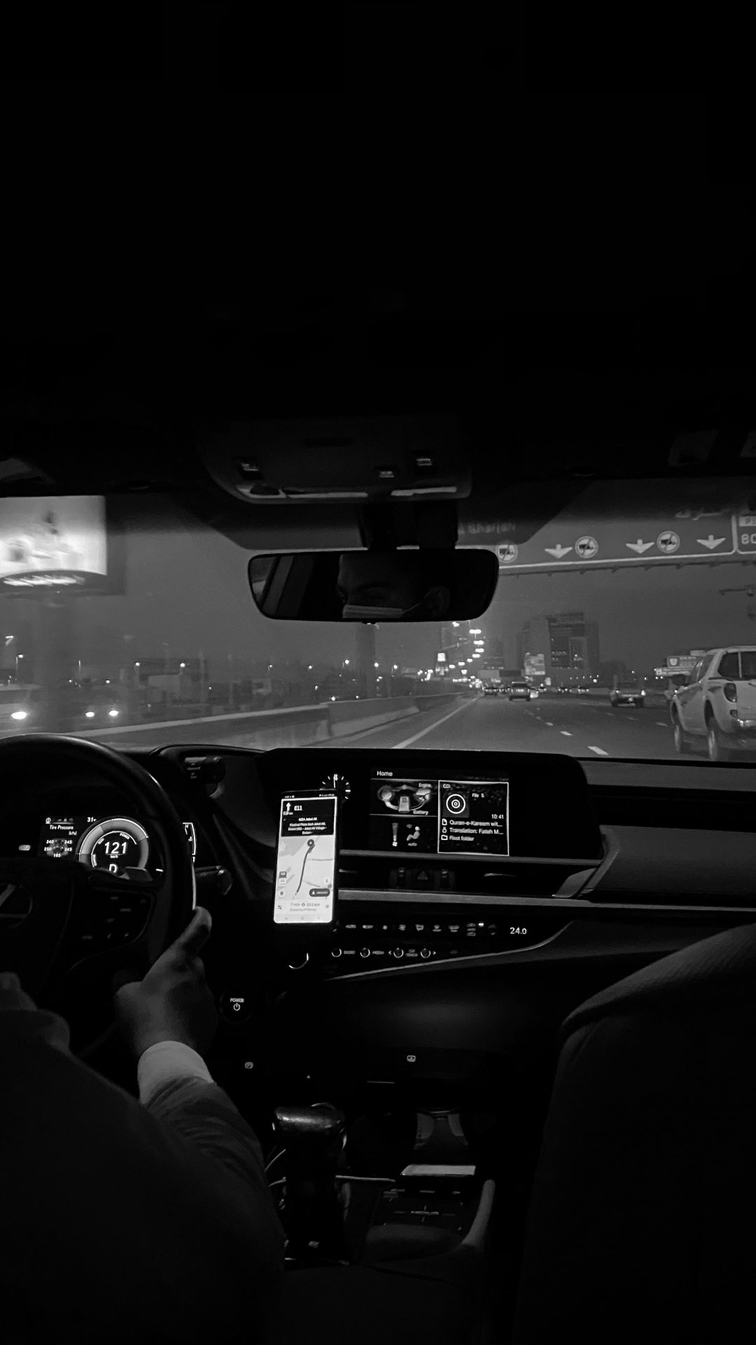 Light, King, Automotive Mirror, Glass, Rear-view Mirror. Wallpaper in 1080x1920 Resolution