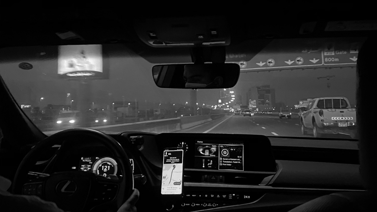 Light, King, Automotive Mirror, Glass, Rear-view Mirror. Wallpaper in 1280x720 Resolution