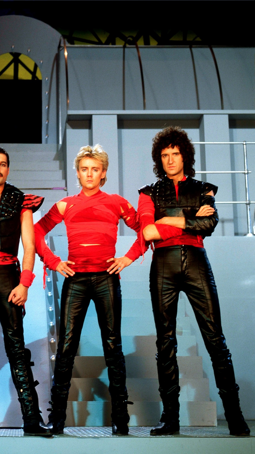 Freddie Mercury, Queen, Costume, Queen Video Je Deviens Légèrement Fou, John Deacon. Wallpaper in 1080x1920 Resolution