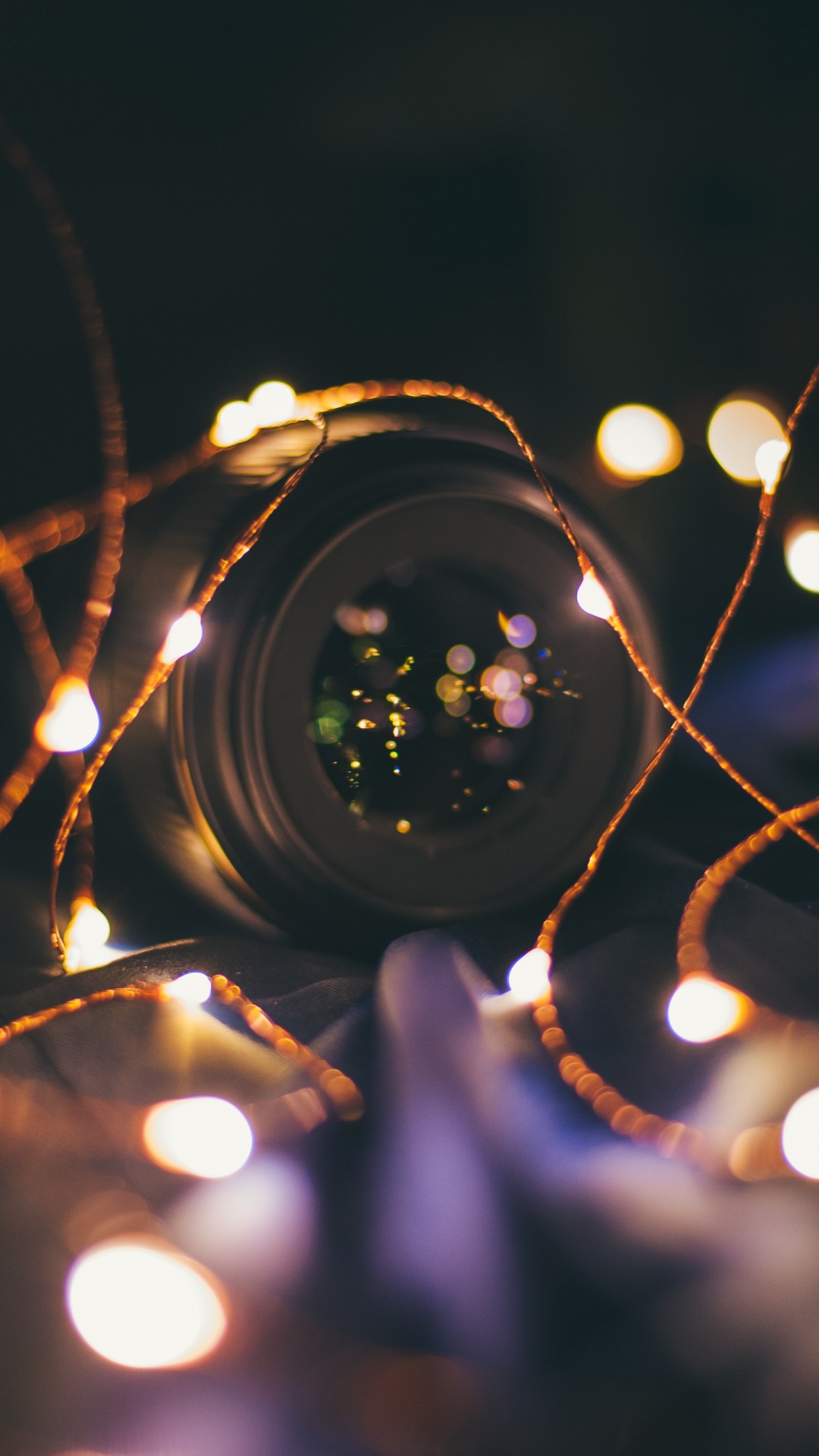 Bokeh-Fotografie Von Lichterketten. Wallpaper in 1080x1920 Resolution