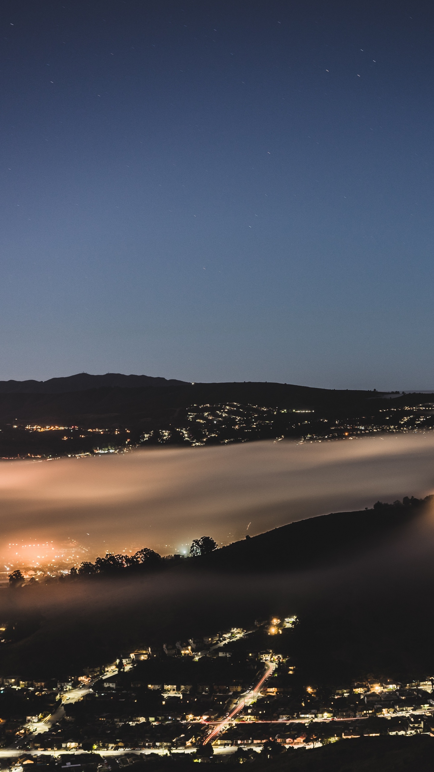 Luftaufnahme Der Stadt Bei Nacht Night. Wallpaper in 1440x2560 Resolution