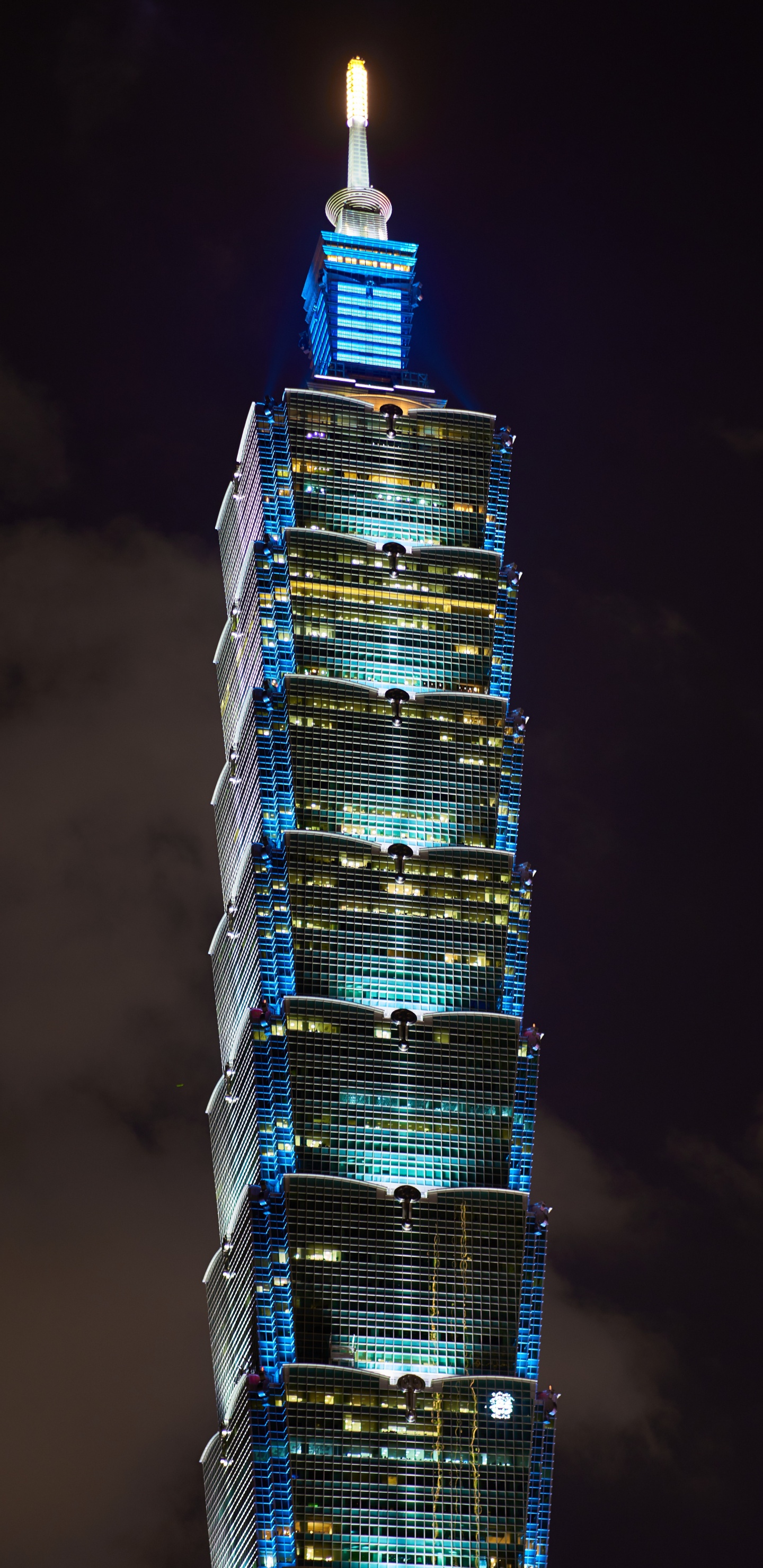 Bâtiment en Béton Marron et Blanc. Wallpaper in 1440x2960 Resolution