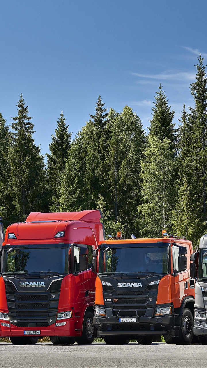 Camion Rouge et Blanc Sur Route Pendant la Journée. Wallpaper in 720x1280 Resolution