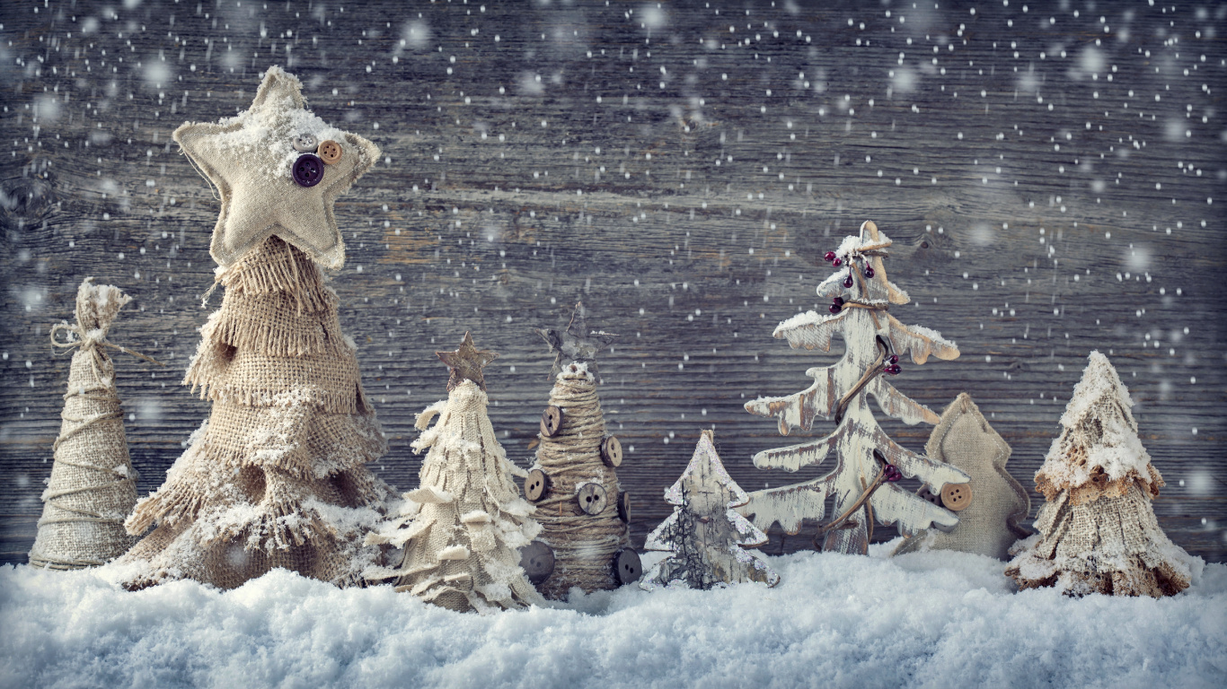 Neujahr, Weihnachten, Weihnachtsbaum, Weihnachtsdekoration, Schnee. Wallpaper in 1366x768 Resolution