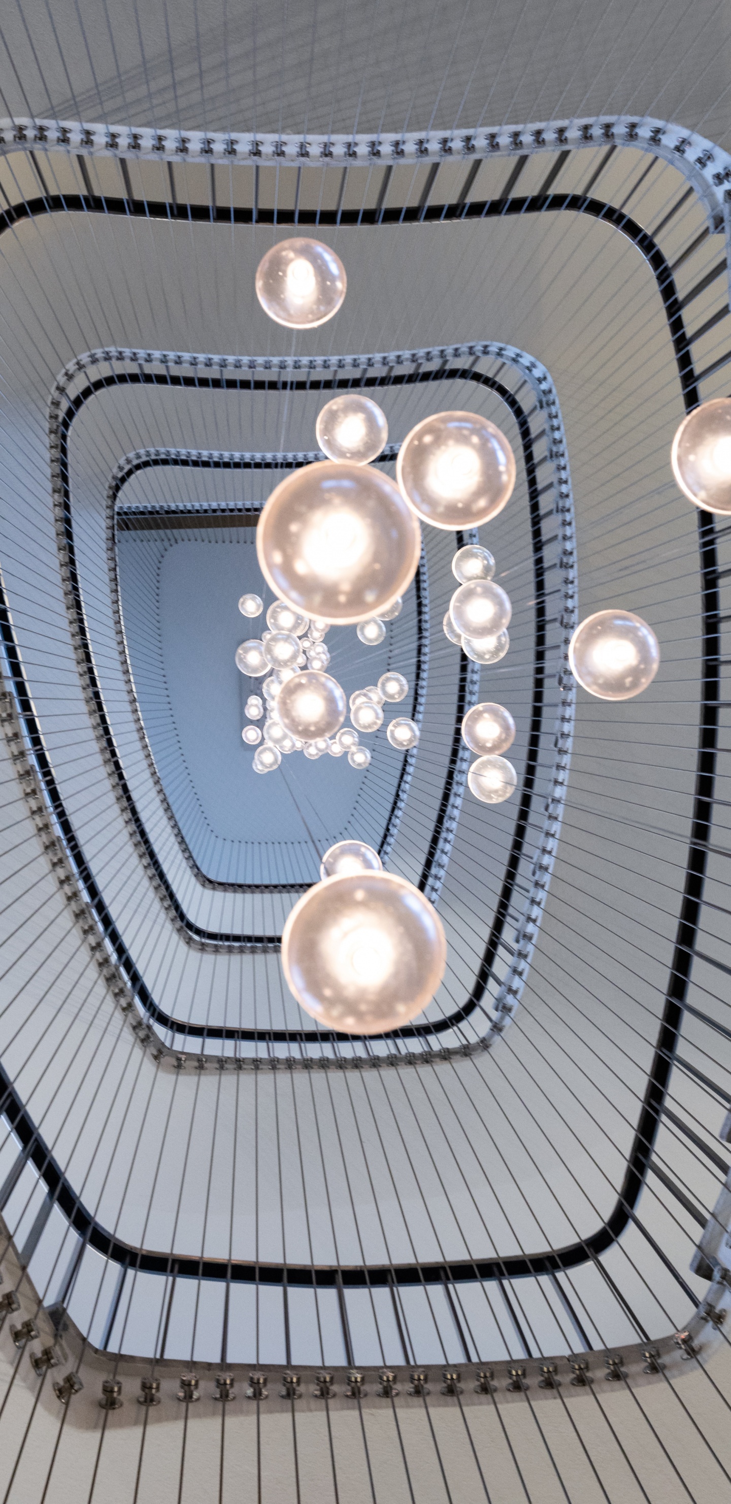 Plafonnier Rond Blanc et Or. Wallpaper in 1440x2960 Resolution