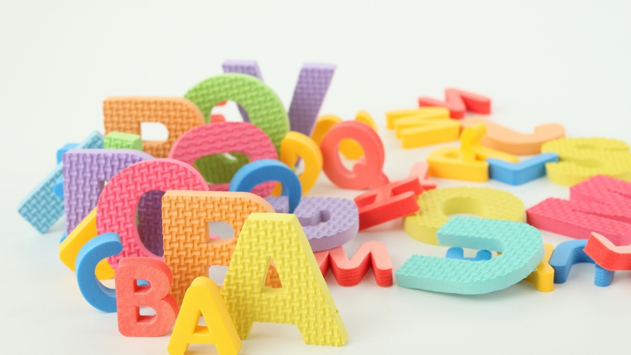 Blocs de Jouets en Plastique Multicolores. Wallpaper in 1280x720 Resolution