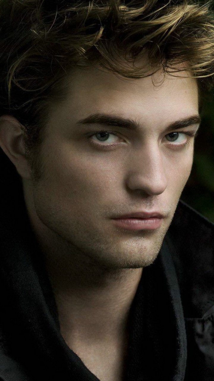 Robert Pattinson, Edward Cullen, la Saga Twilight, Crépuscule, Les Cheveux Longs. Wallpaper in 720x1280 Resolution