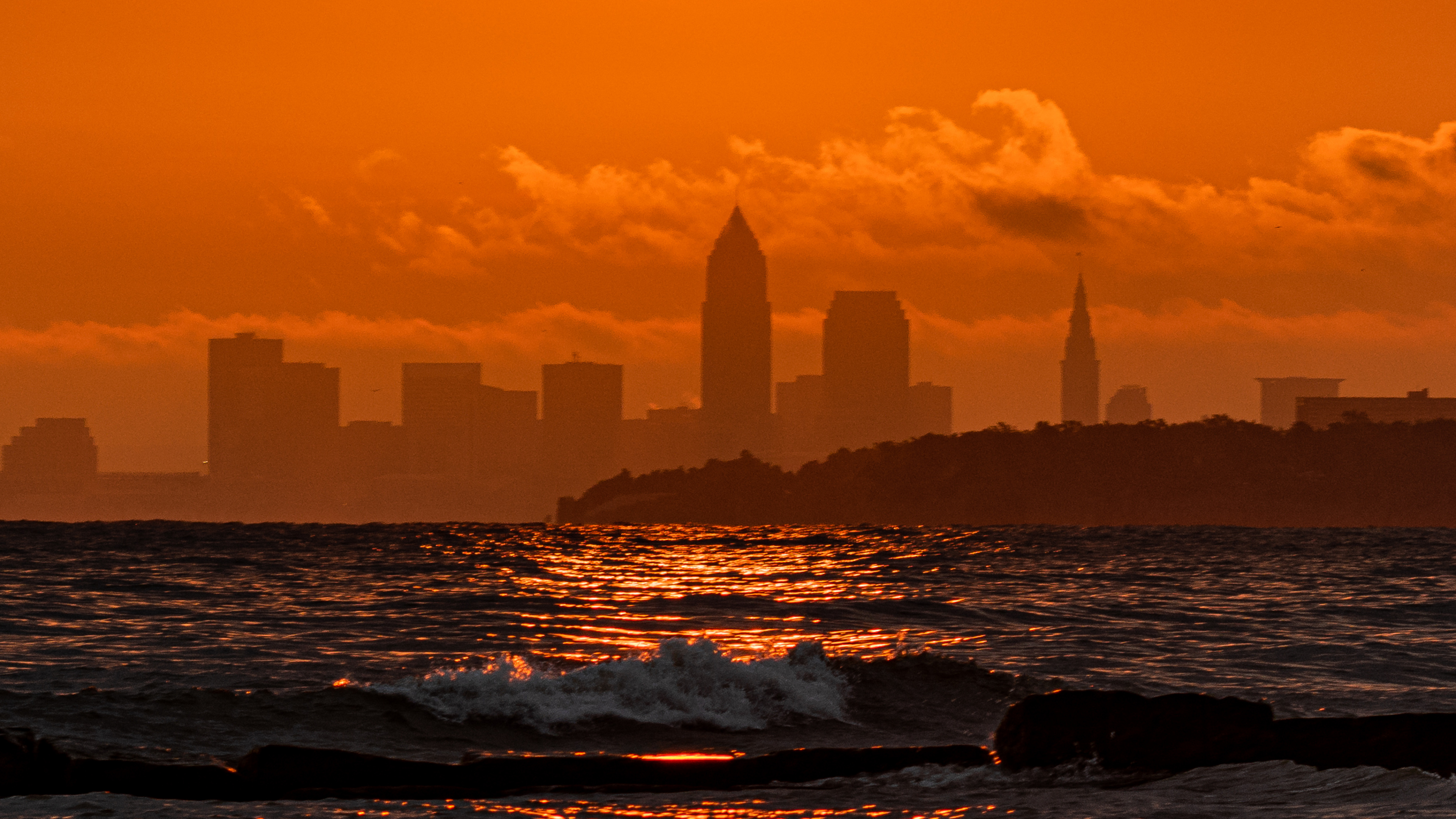 Silhouette of City Skyline During Sunset. Wallpaper in 3840x2160 Resolution