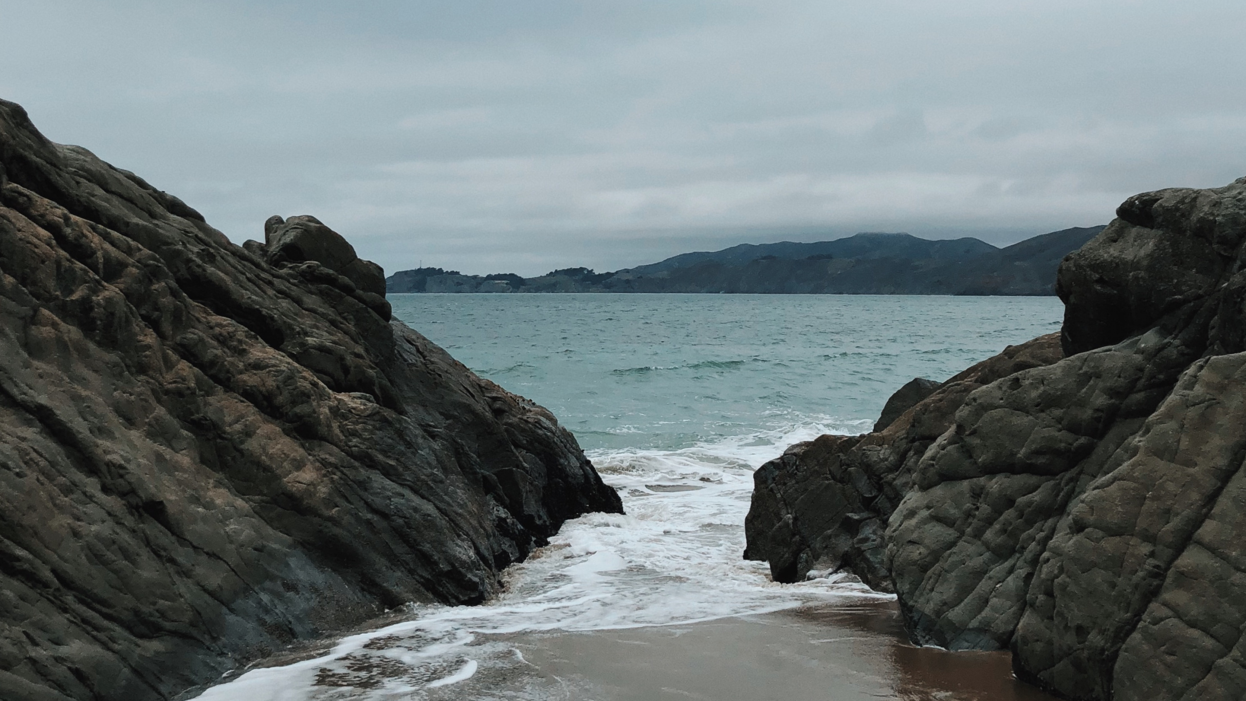 Sea, Coast, Body of Water, Rock, Shore. Wallpaper in 2560x1440 Resolution