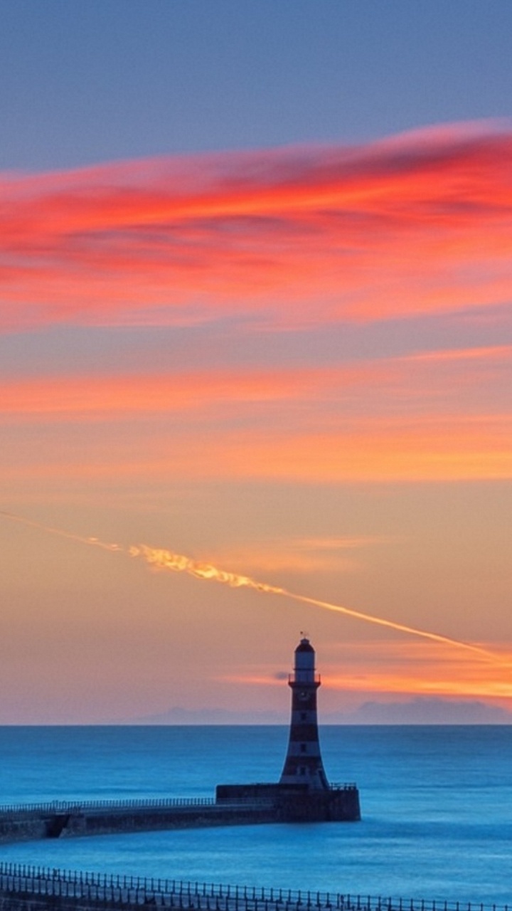 Cloud, Wasser, Leuchtturm, Atmosphäre, Afterglow. Wallpaper in 720x1280 Resolution