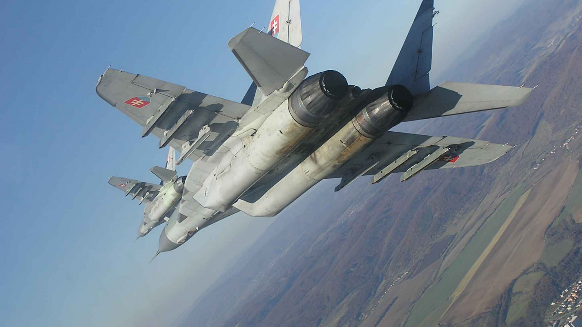 Gray Fighter Jet Flying Over The Mountain During Daytime. Wallpaper in 1920x1080 Resolution