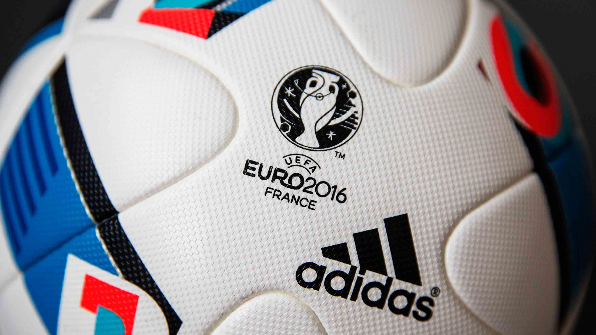 Ballon de Foot Blanc et Noir. Wallpaper in 1920x1080 Resolution