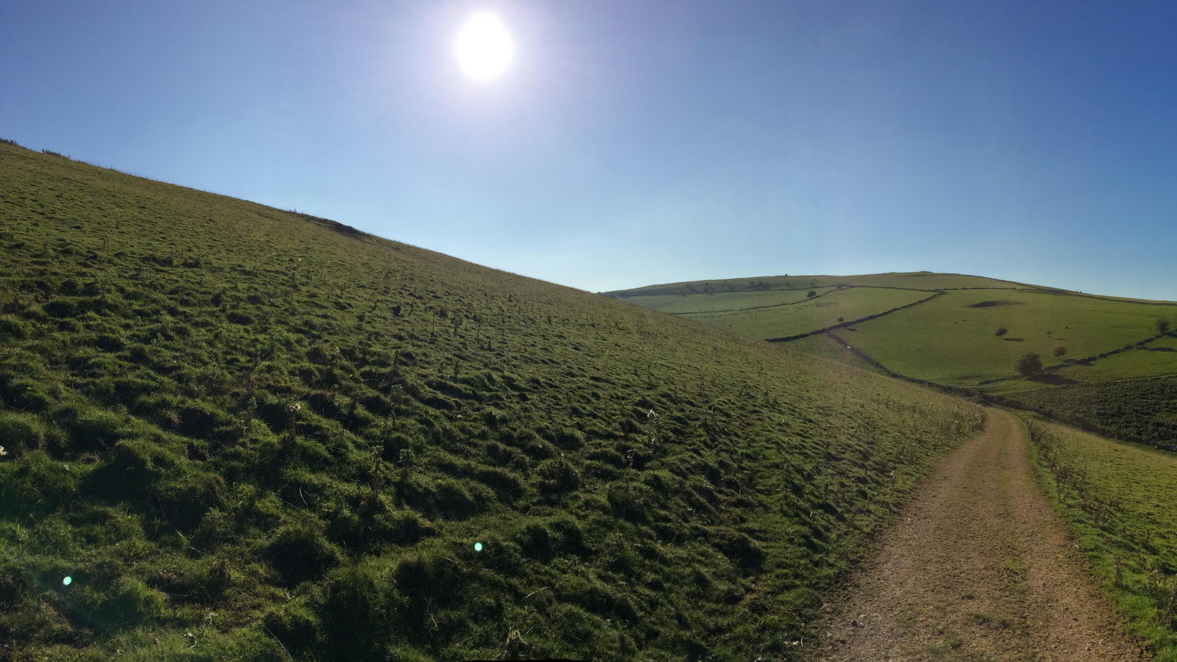 Green Grass Field Under Blue Sky During Daytime. Wallpaper in 3840x2160 Resolution