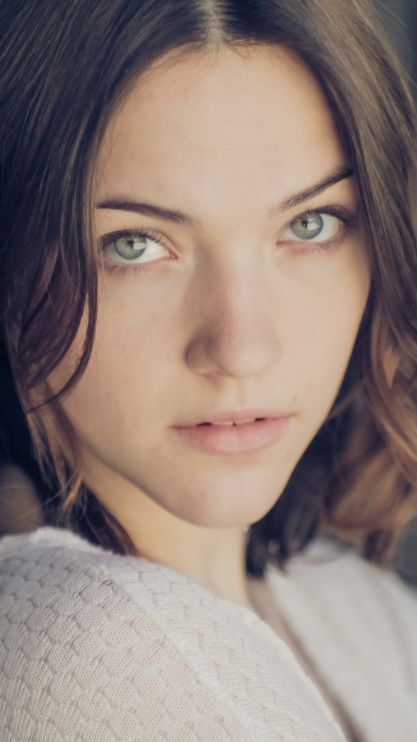 Flash, Actor, Cabello, Ceja, Piel. Wallpaper in 1440x2560 Resolution