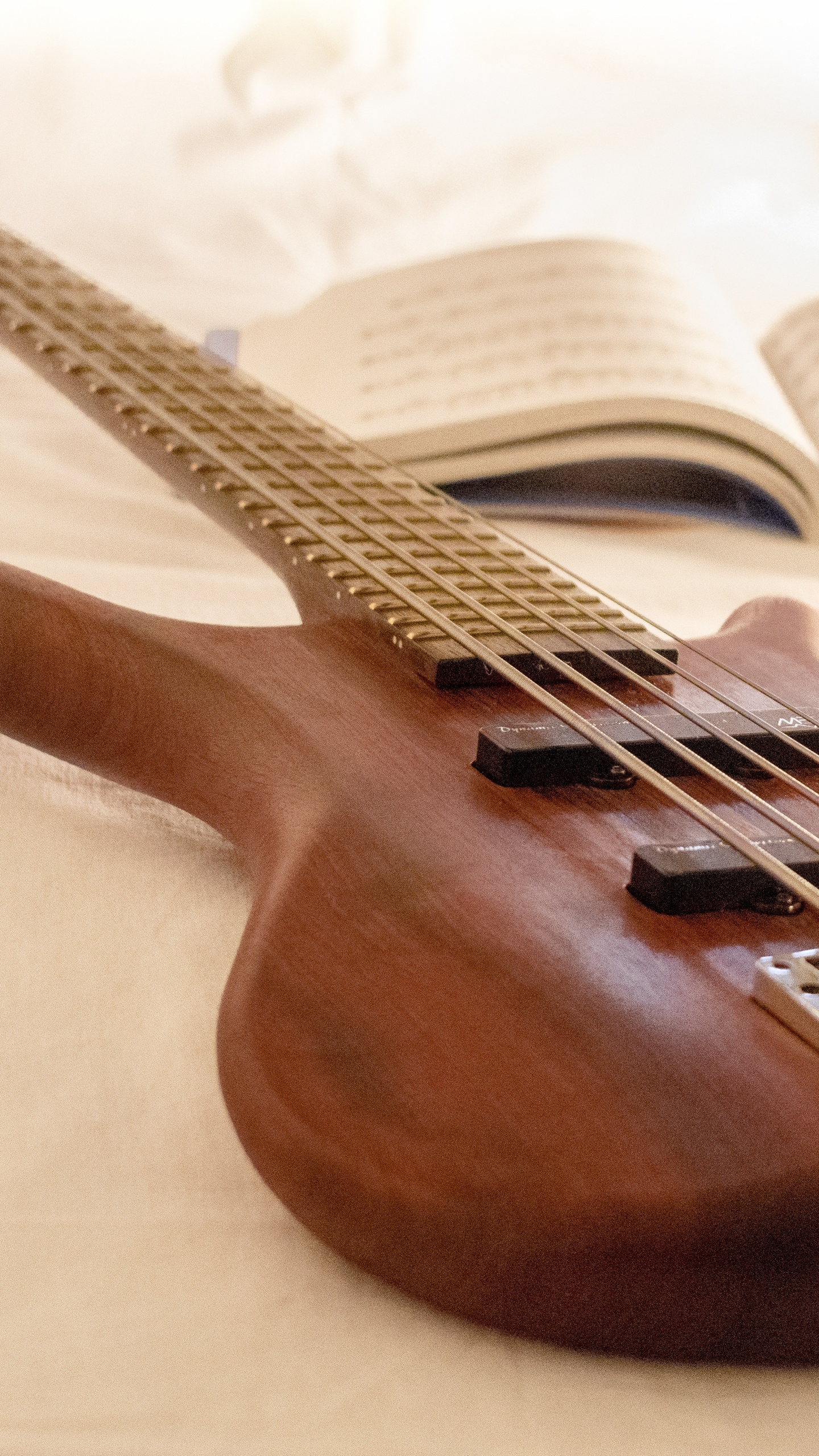 Guitar, Electric Guitar, Bass Guitar, String Instrument, Musical Instrument. Wallpaper in 1440x2560 Resolution