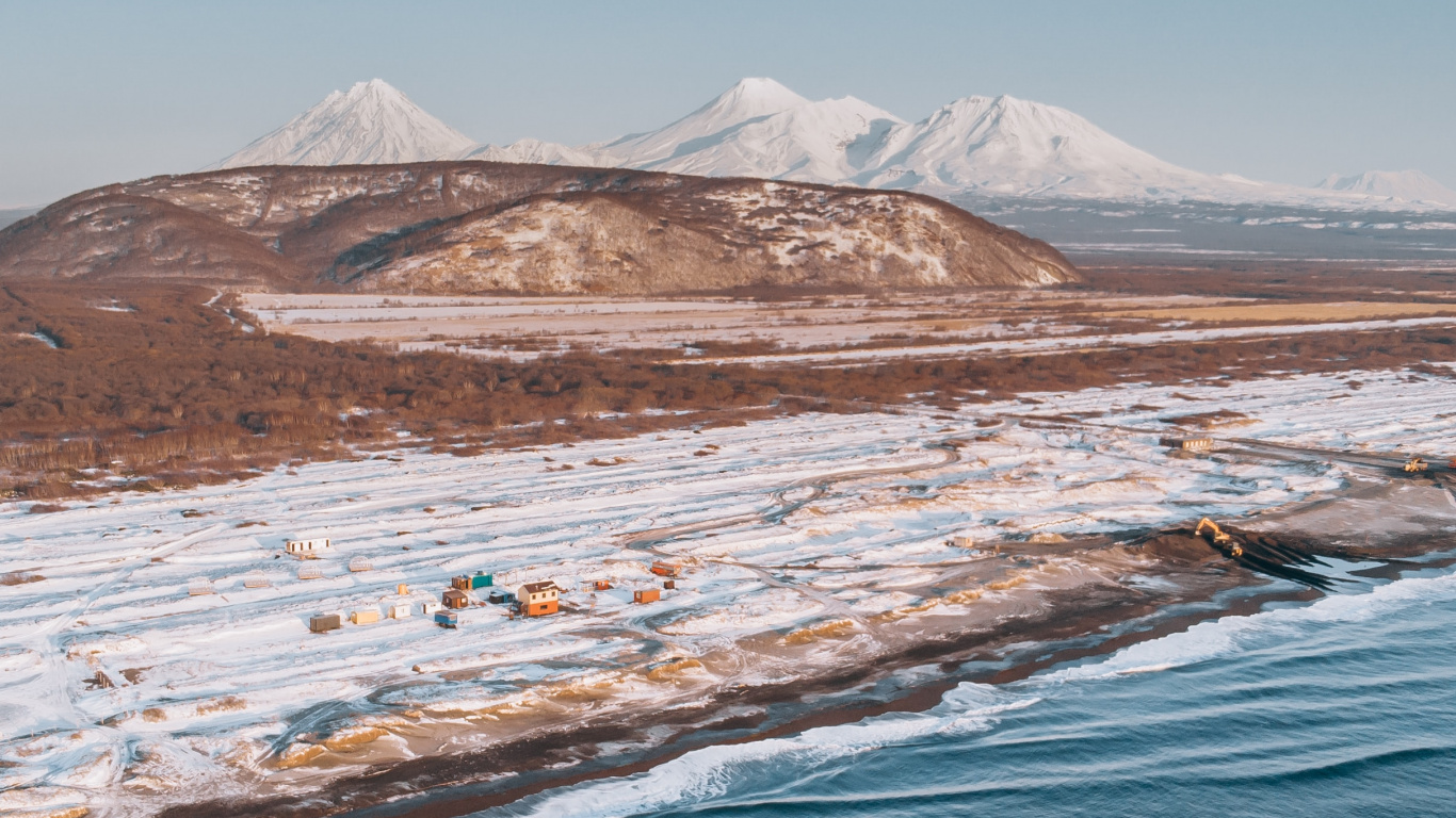 Coast, Water Resources, Horizon, Mountain Range, Mountain. Wallpaper in 1366x768 Resolution