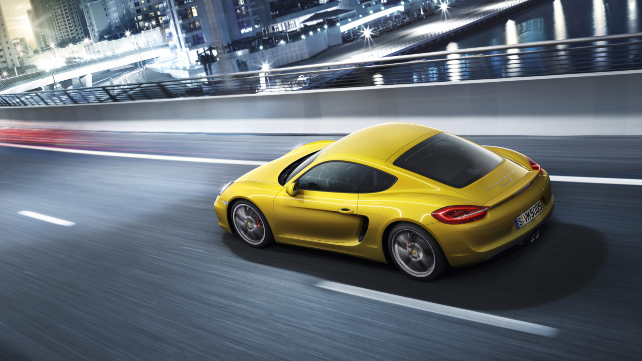 Gelber Porsche 911 Unterwegs. Wallpaper in 1280x720 Resolution