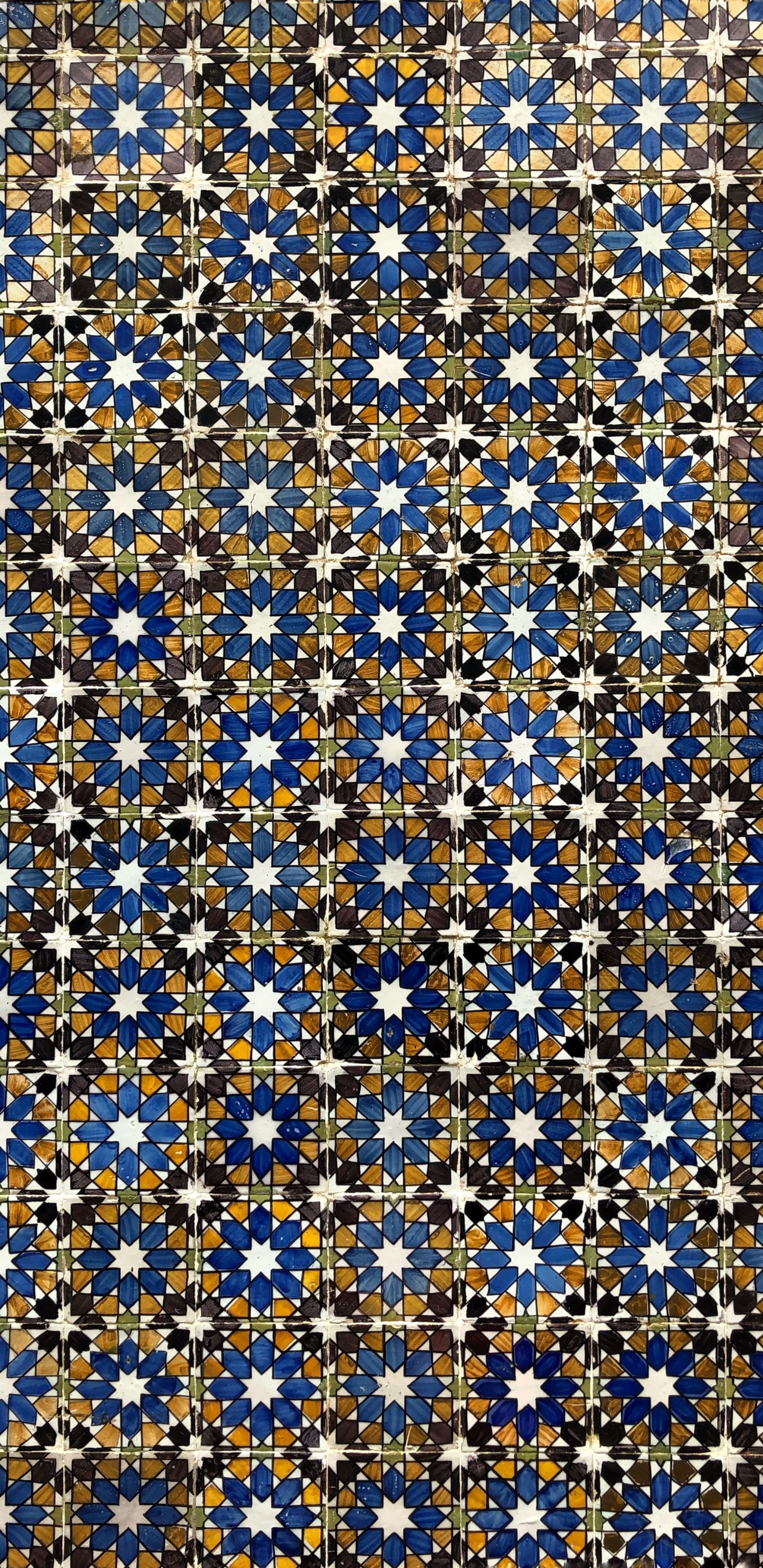 Blau-weißes Florales Textil. Wallpaper in 1440x2960 Resolution