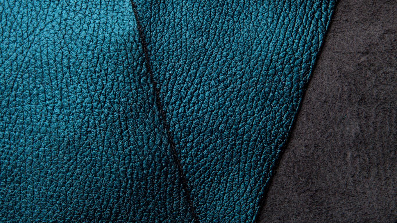 Textile Vert Sur Textile Noir. Wallpaper in 1366x768 Resolution