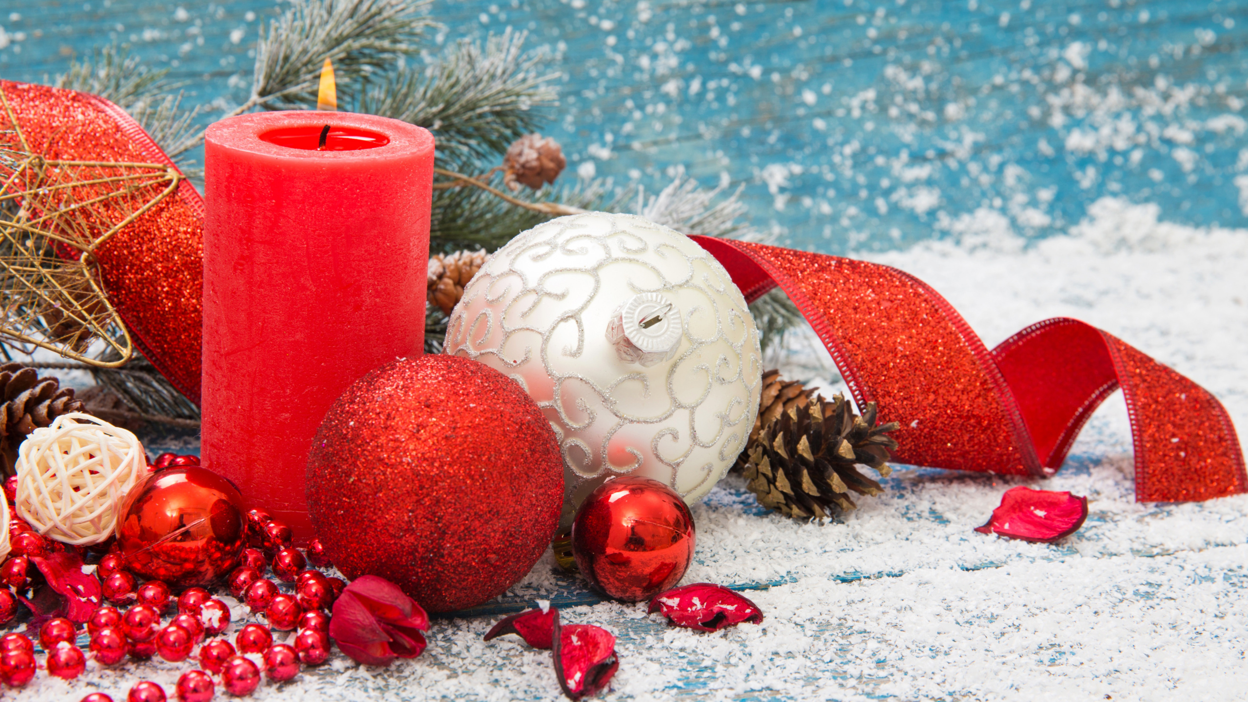 New Year, Christmas Day, Holiday, Christmas Ornament, Christmas Decoration. Wallpaper in 2560x1440 Resolution