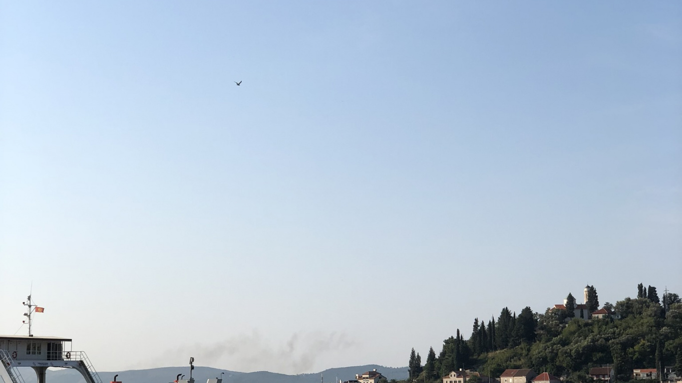 Waterway, Water, Watercraft, Boat, Bank. Wallpaper in 1366x768 Resolution