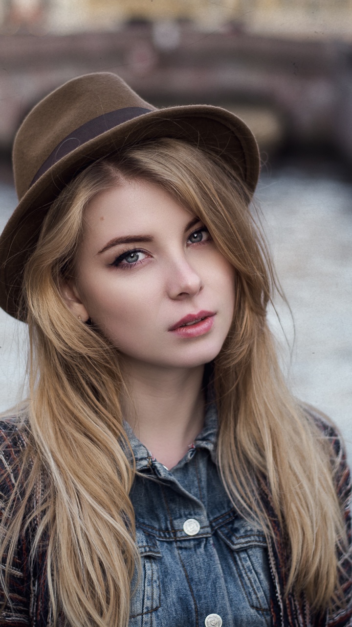 Schönheit, Lange Haare, Winter, Mädchen, Modell. Wallpaper in 720x1280 Resolution