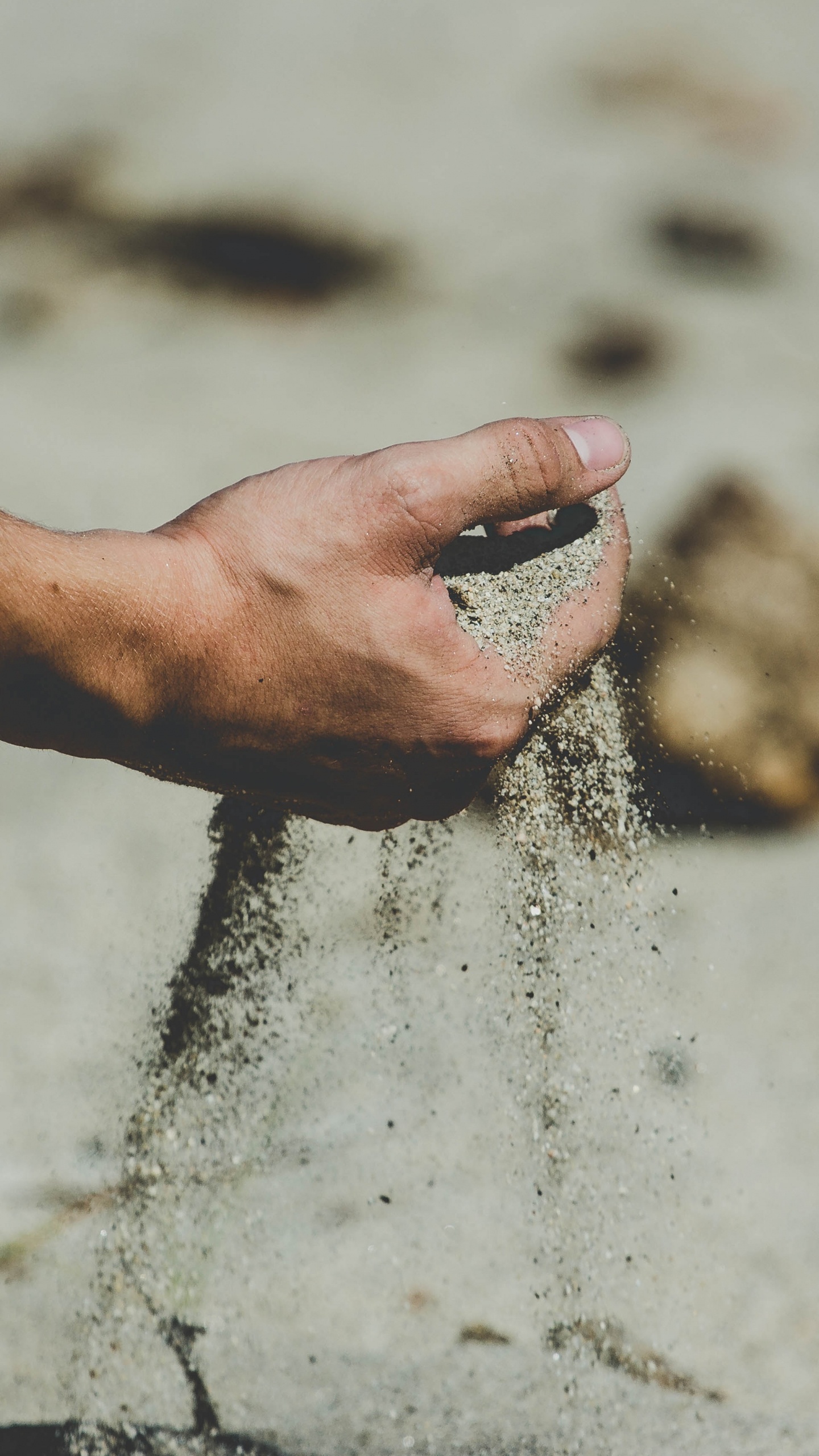 Personnes Main Gauche Sur L'eau. Wallpaper in 1440x2560 Resolution