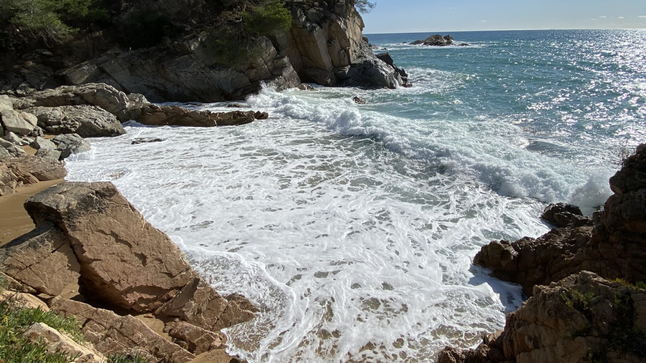 Coast, Water, Body of Water, Shore, Natural Landscape. Wallpaper in 1280x720 Resolution