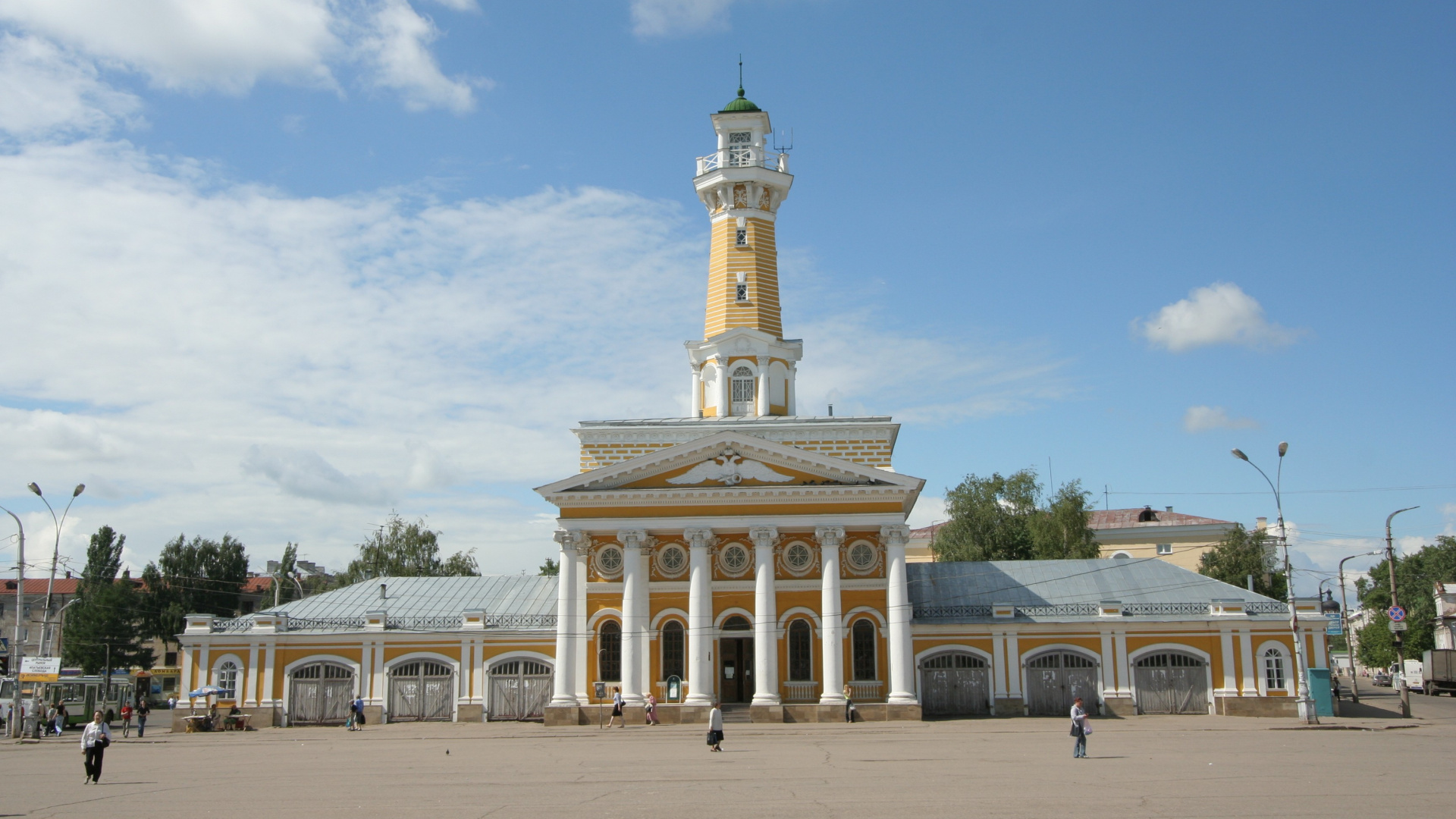 Edificio de Hormigón Blanco Bajo un Cielo Azul Durante el Día. Wallpaper in 1920x1080 Resolution