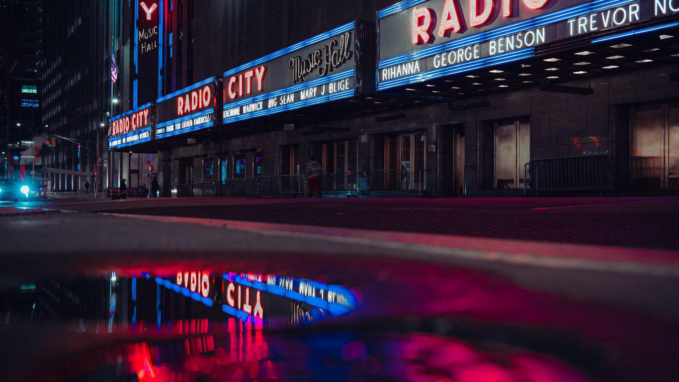Centre Rockefeller, L'éclairage Automobile, Bâtiment, Électricité, Minuit. Wallpaper in 1366x768 Resolution