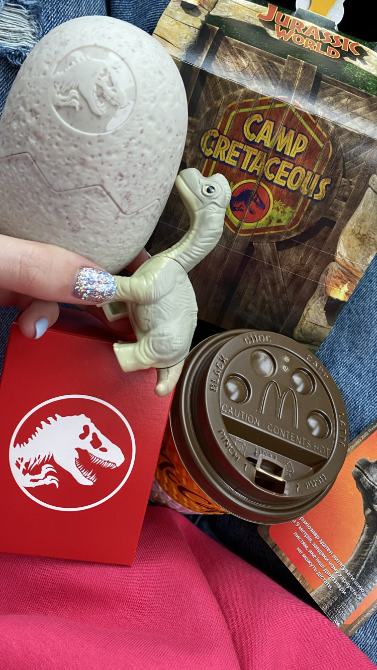 Lego-Logo, Die Lego-Gruppe, Der Lego-Laden, Jurapark Iii, Jurassic Park. Wallpaper in 750x1334 Resolution