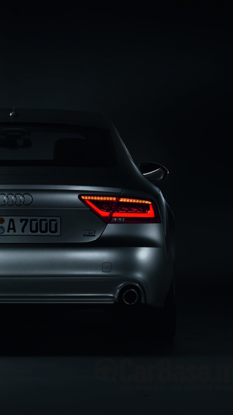 Schwarzer Bmw m 3 Auf Schwarzem Hintergrund. Wallpaper in 750x1334 Resolution