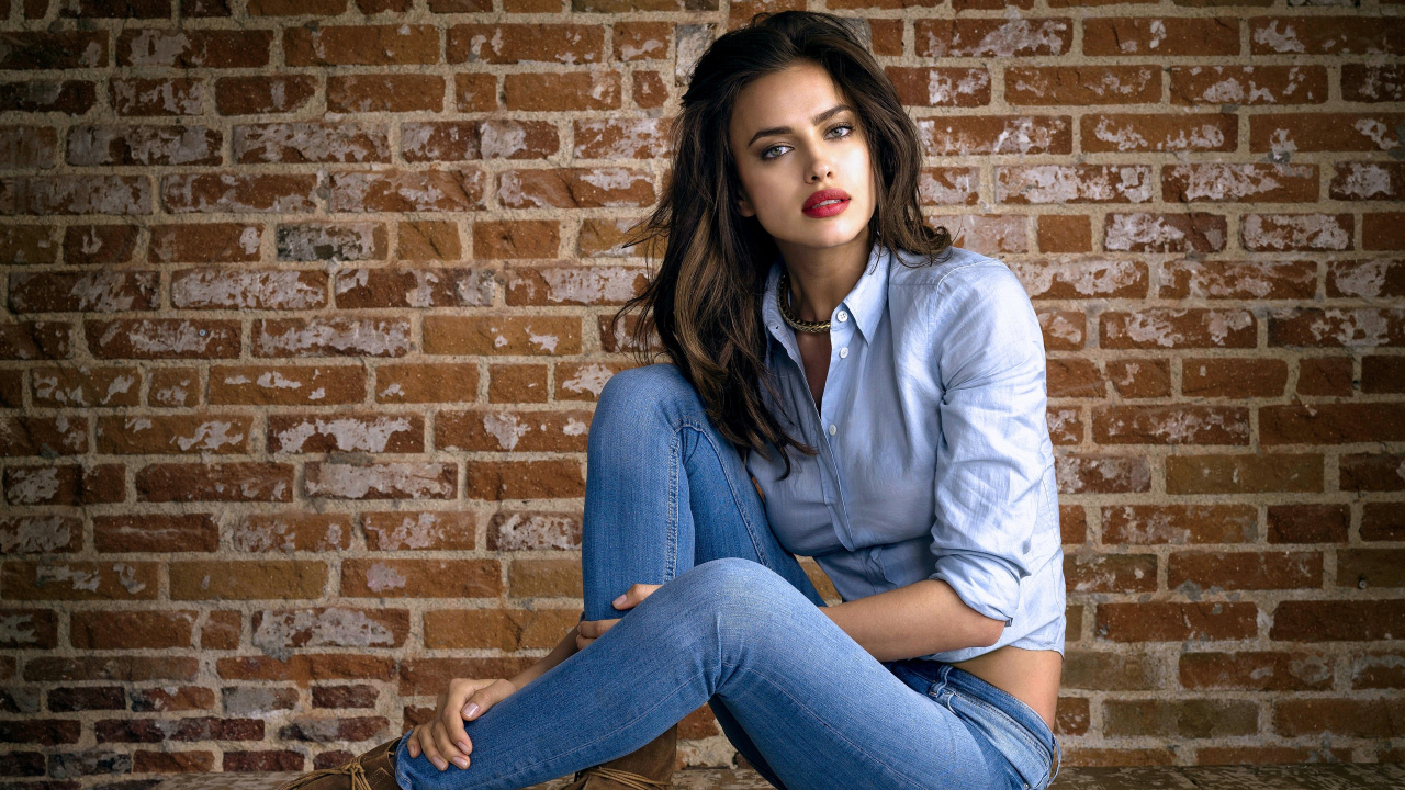 Irina Shayk, Modelo, la Celebridad, Cabello, Jeans. Wallpaper in 1280x720 Resolution