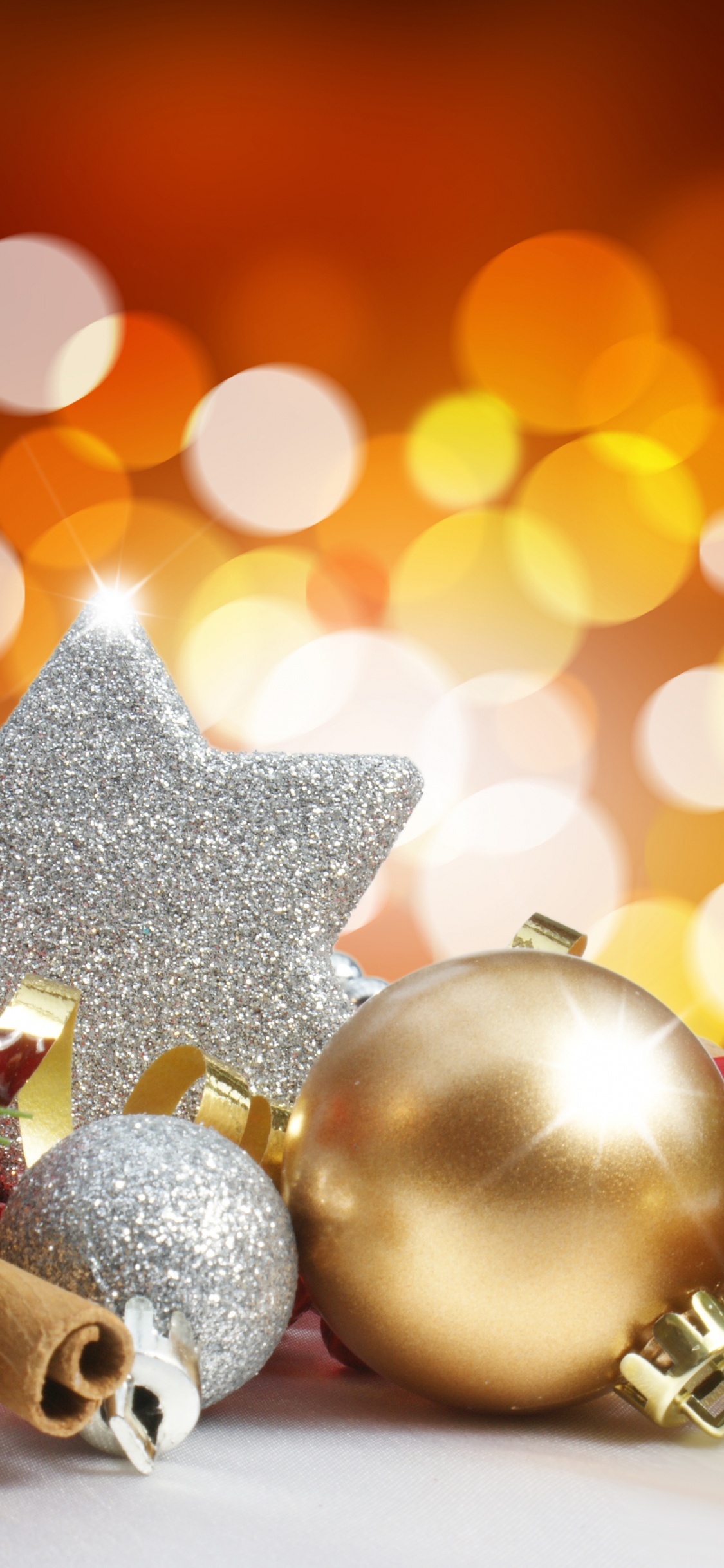 Christmas Day, Christmas Ornament, Christmas Decoration, Christmas, Event. Wallpaper in 1125x2436 Resolution