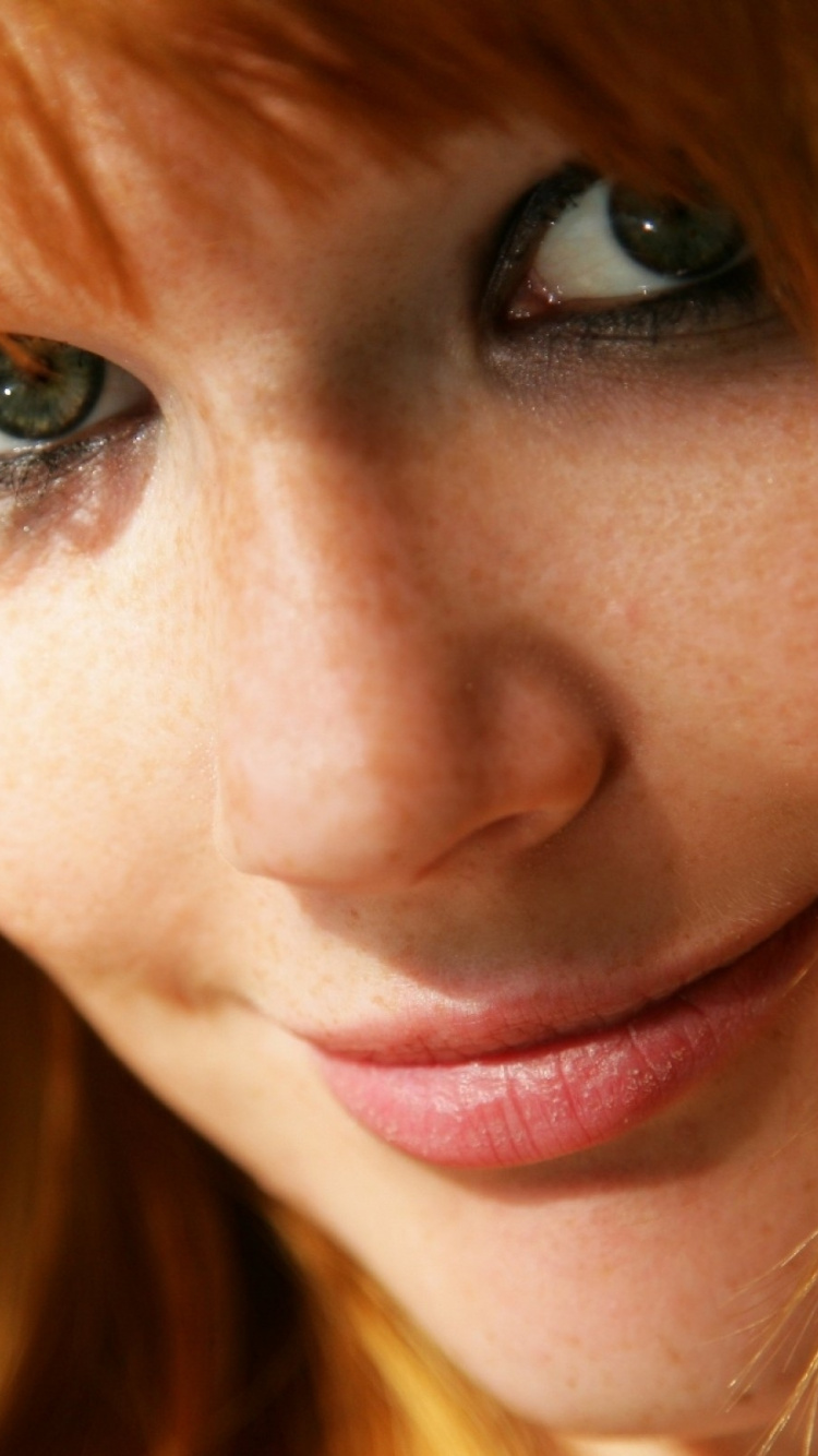 Rote Haare, Sommersprosse, Augenbraue, Wange, Nase. Wallpaper in 750x1334 Resolution