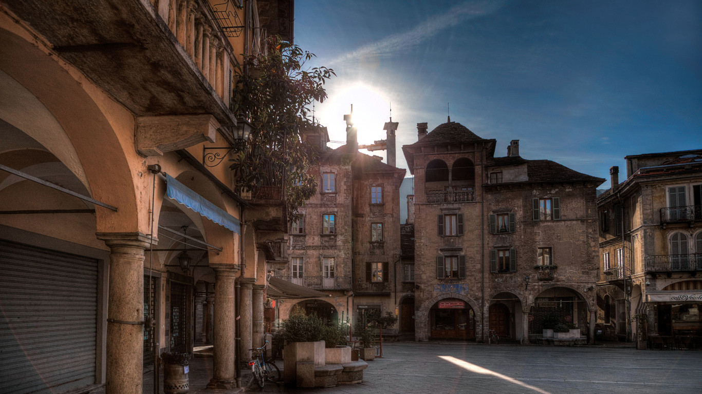 Braunes Betongebäude Tagsüber. Wallpaper in 1366x768 Resolution