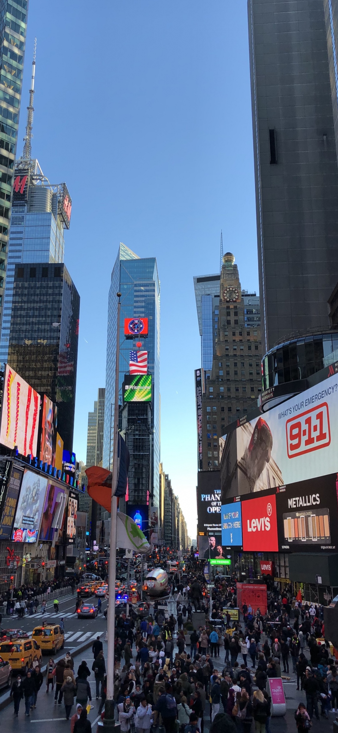Times Square, Roi, Tour de Bloc, Métropole, Zone Urbaine. Wallpaper in 1125x2436 Resolution